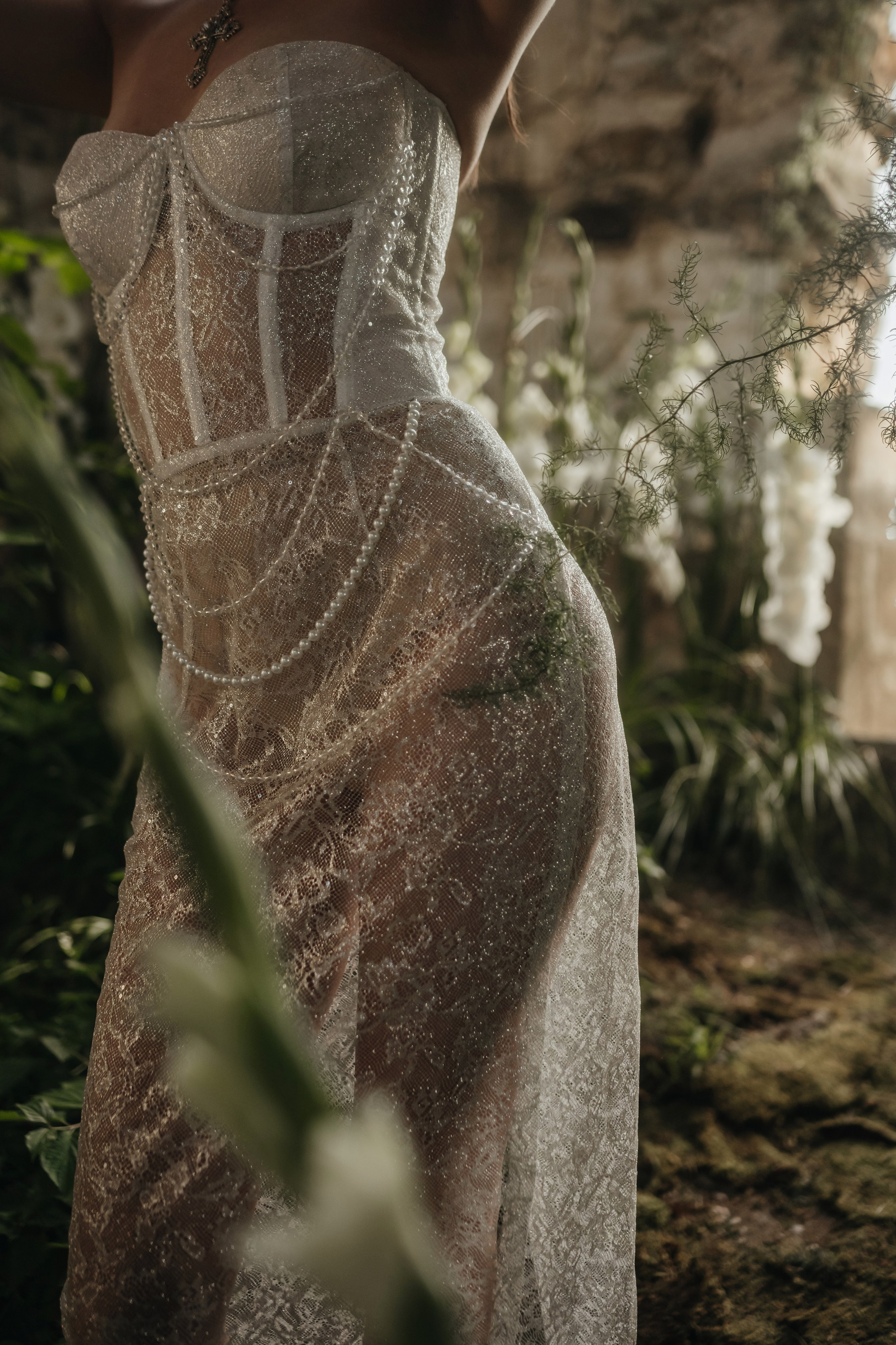 Свадебная фотосессия в старинном заброшенном храме в Крыму Гладиолусы. Свадебный и семейный фотограф и видеограф, Крым, Москва, Санкт -Петербург