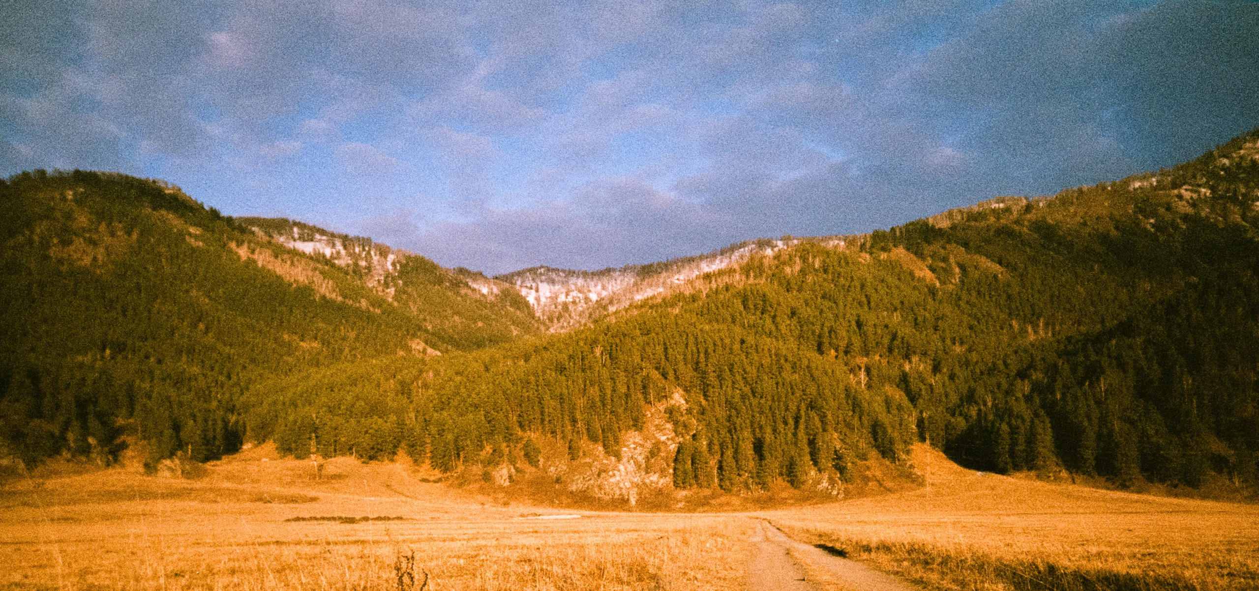 Поле у вертолетной площадки в день зимнего солнцестояния / 22 декабря