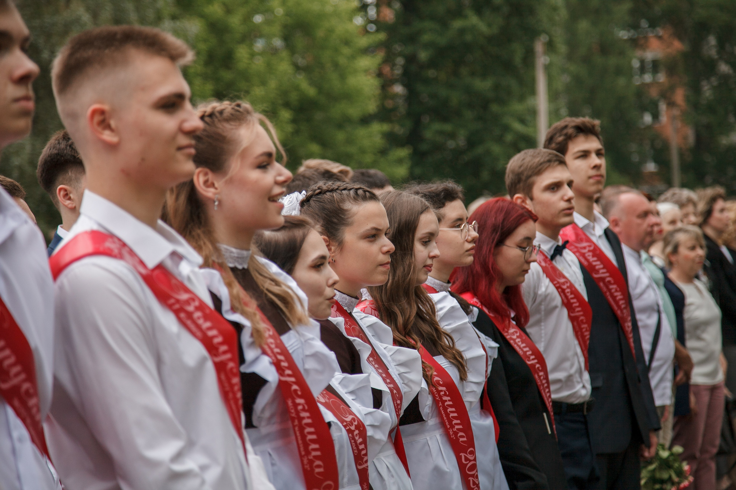 Последний звонок. Ирина Коновалова школьный фотограф. Выпускные альбомы Ярославль