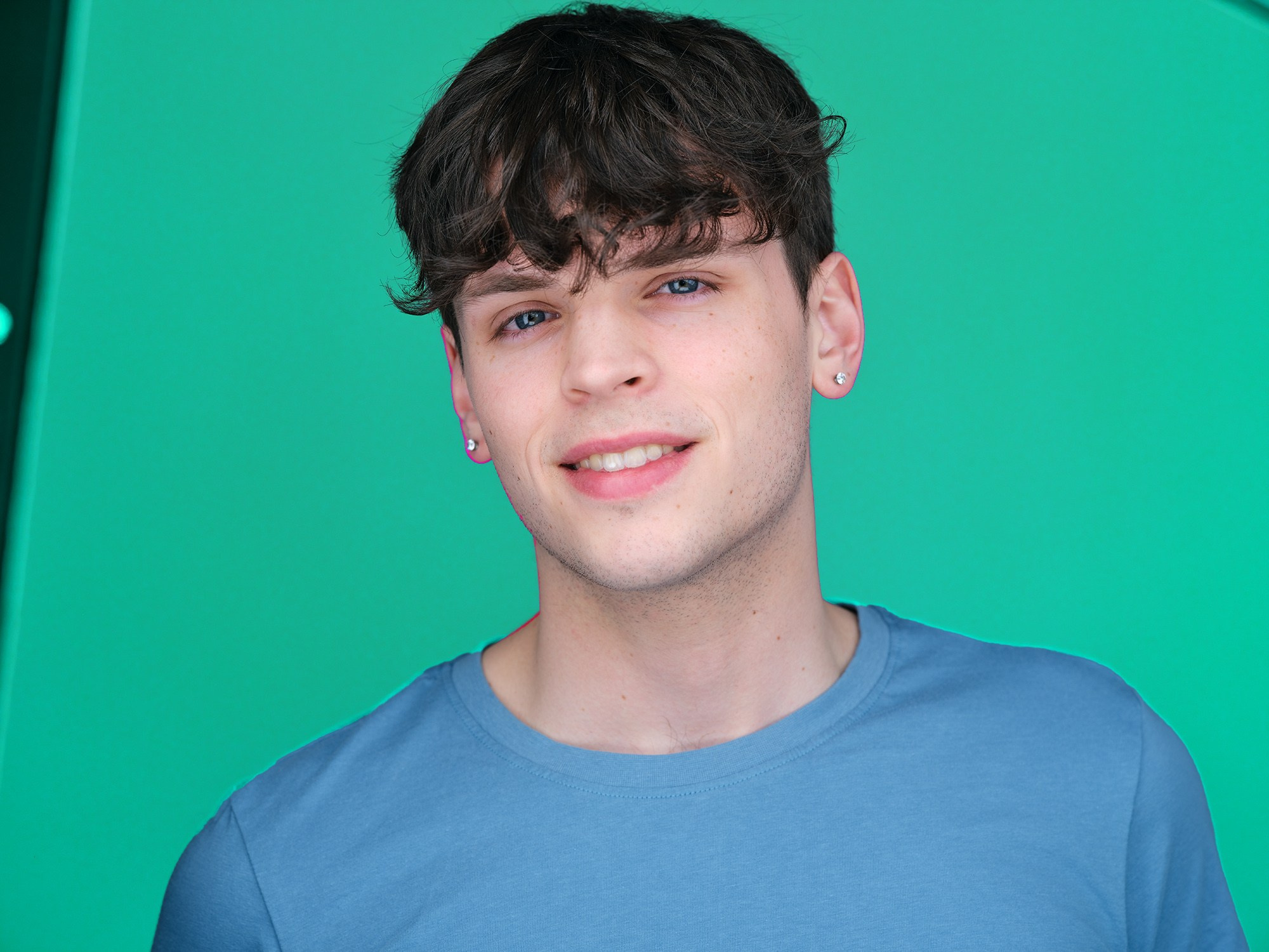 Headshot Retouching Services by ©ColorifyRetouch. AI Photo Retoucher and Image Restorer Zhanna Ognivo