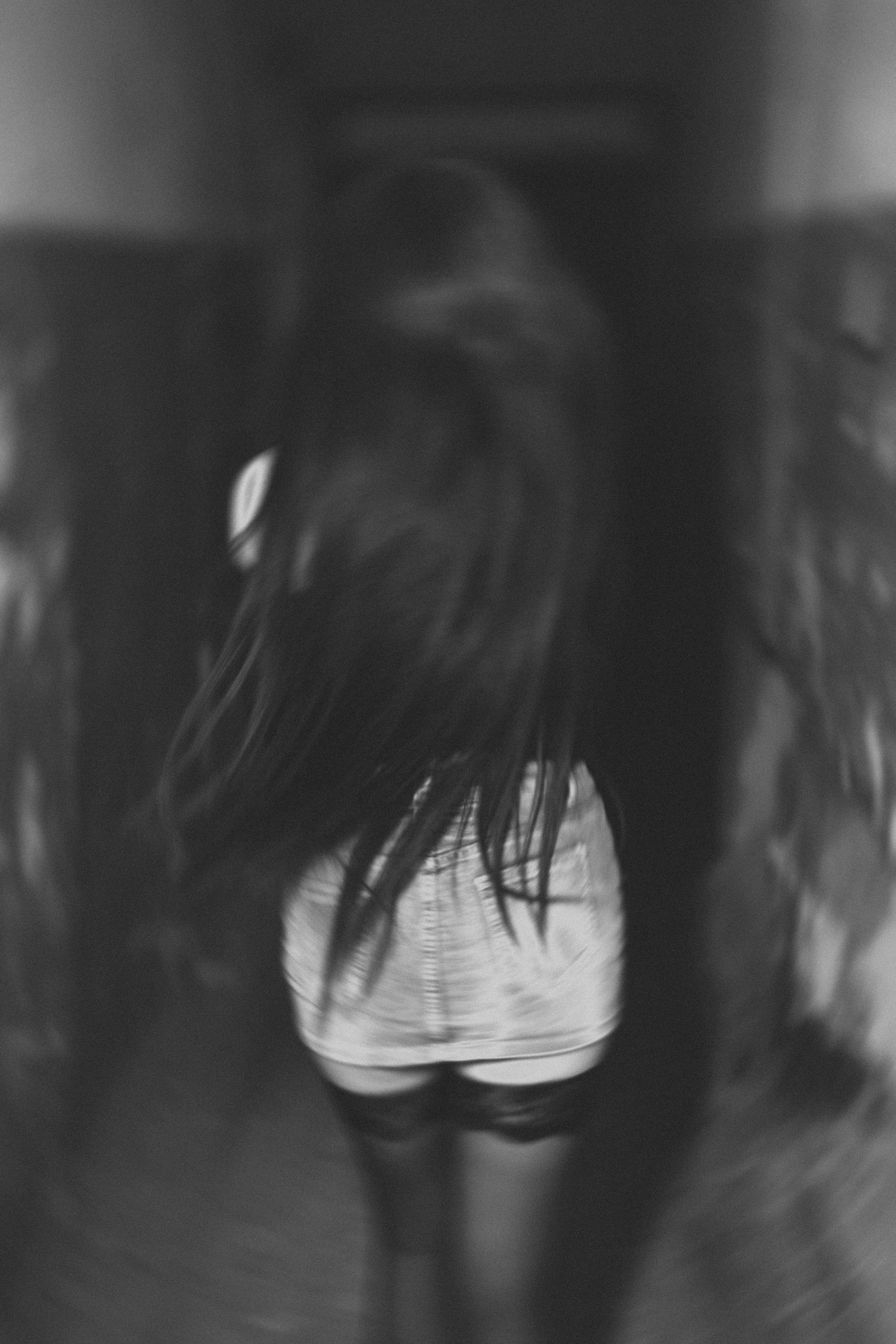 Эльвина в ярости на заброшке. Арсений Марасинский — фотограф в Казани