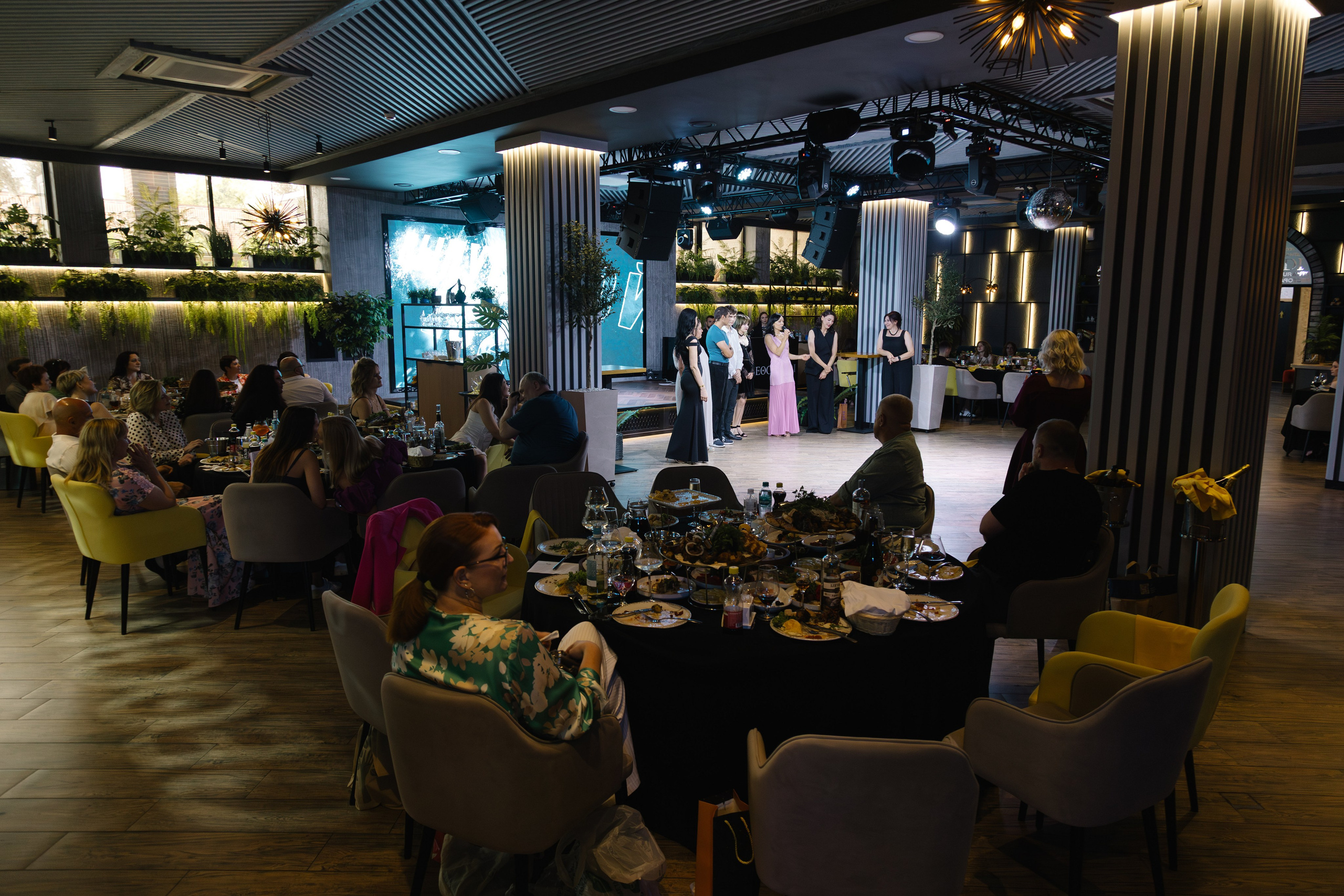 Выпускной 9В класса 2025. Артур Иликчян — Wedding & Event фотограф в Краснодаре