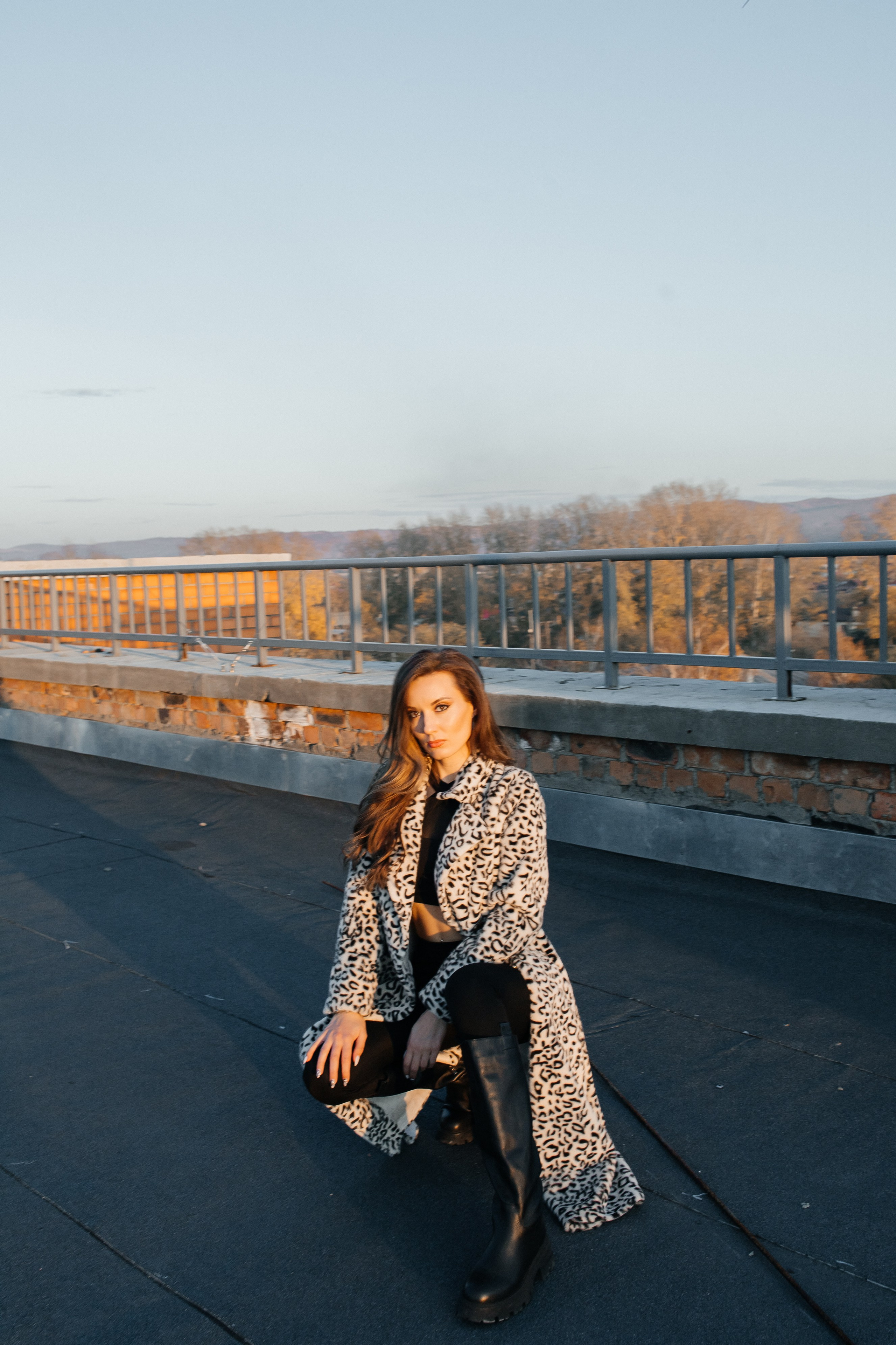 Катя на крыше. Фотограф Нестратенко Станислав г. Шилка, г. Чита