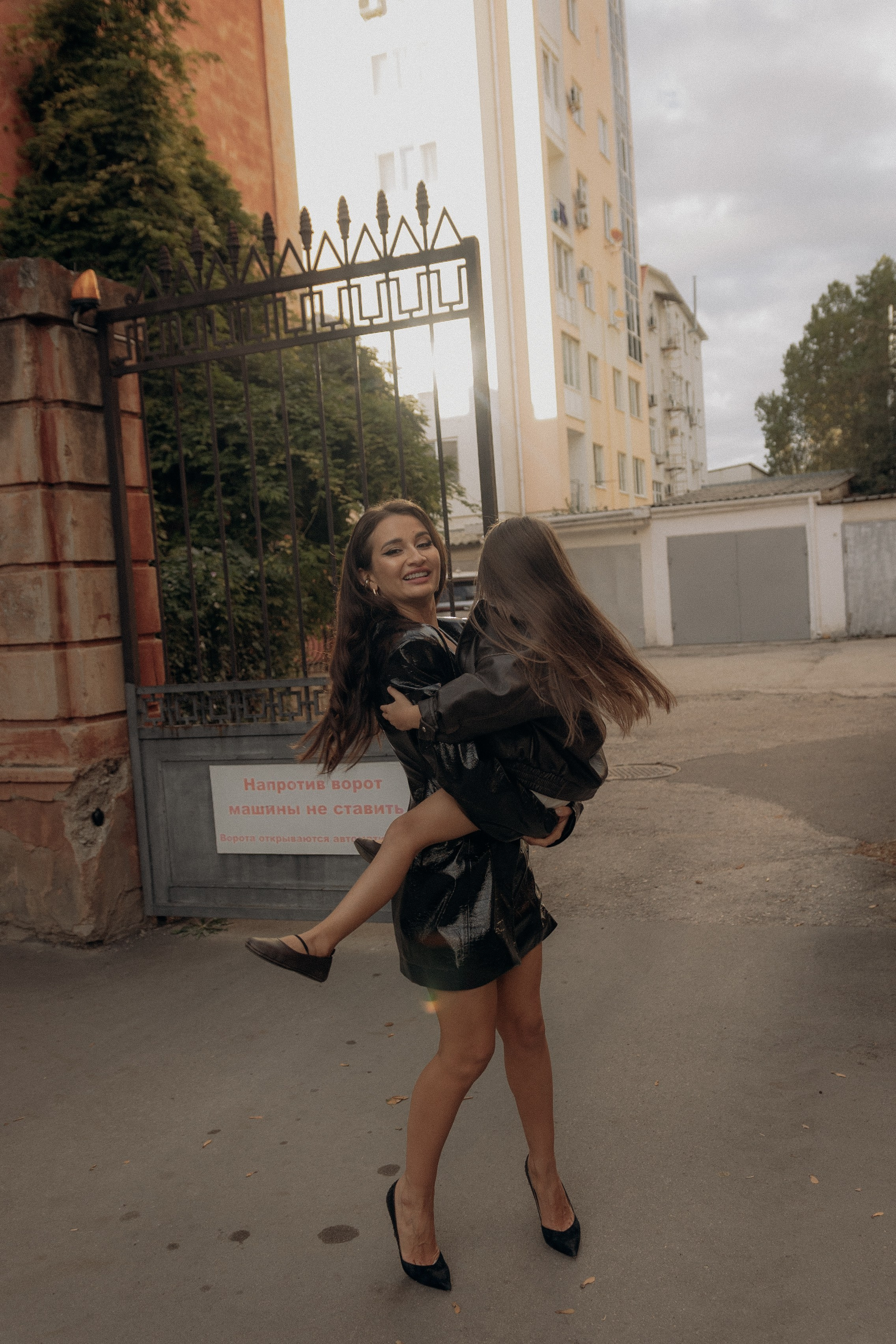 Алина и Николь. Условия и стоимость