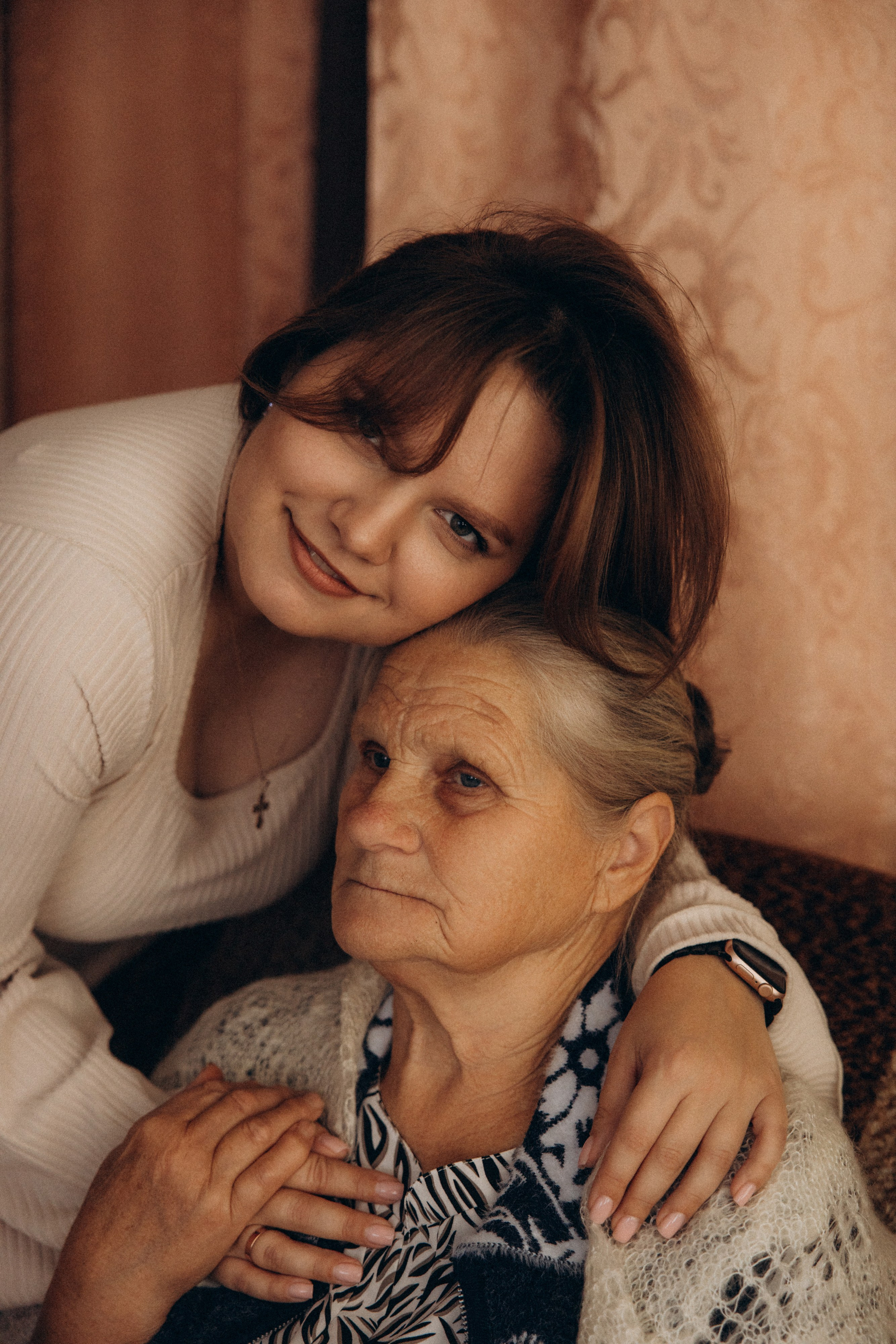 Аня и бабушка. Семейный фотограф Губкин/Старый Оскол