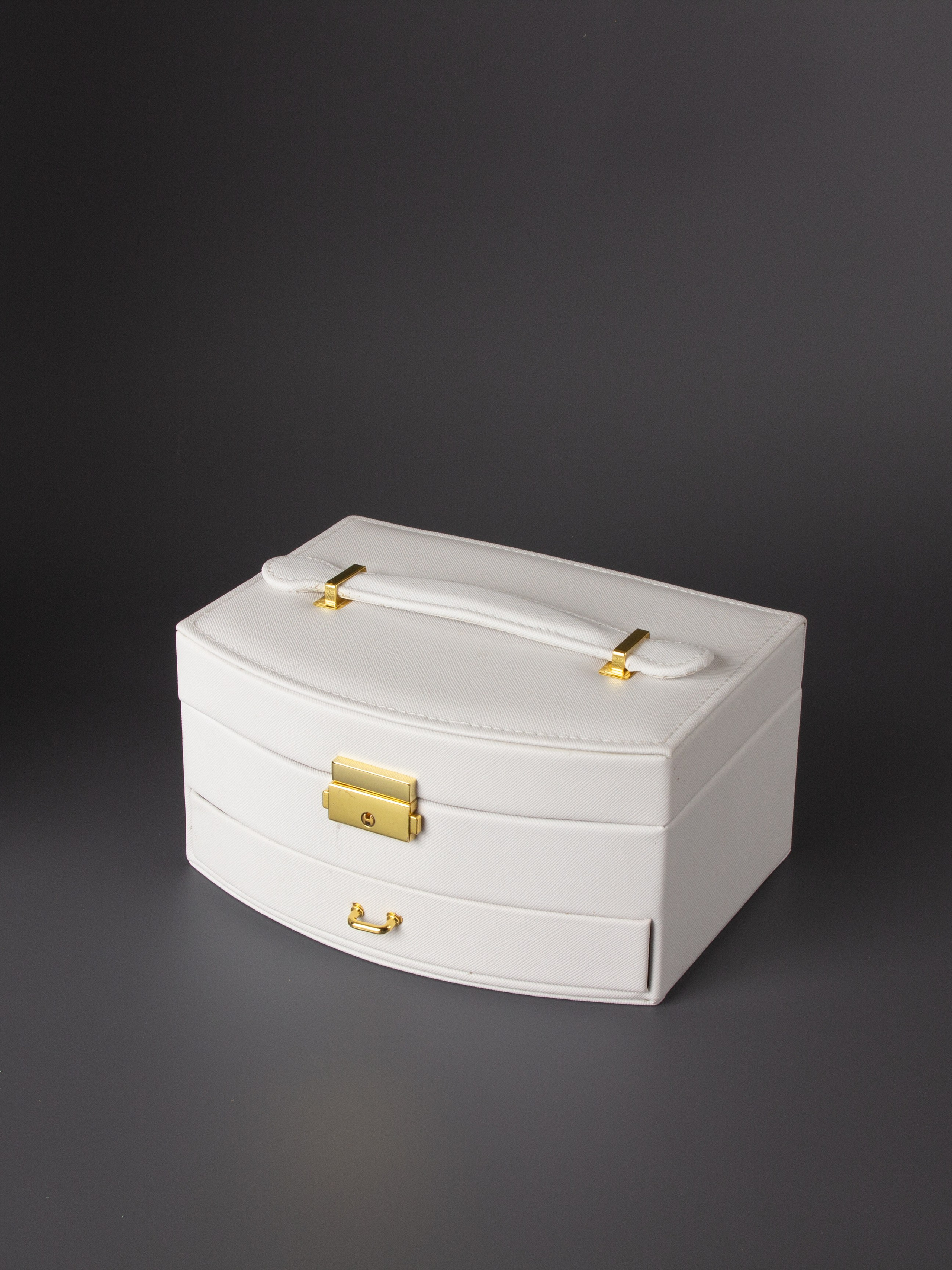 Шкатулка на сером. Александр Стряпунин — предметный фотограф в Улан-Удэ