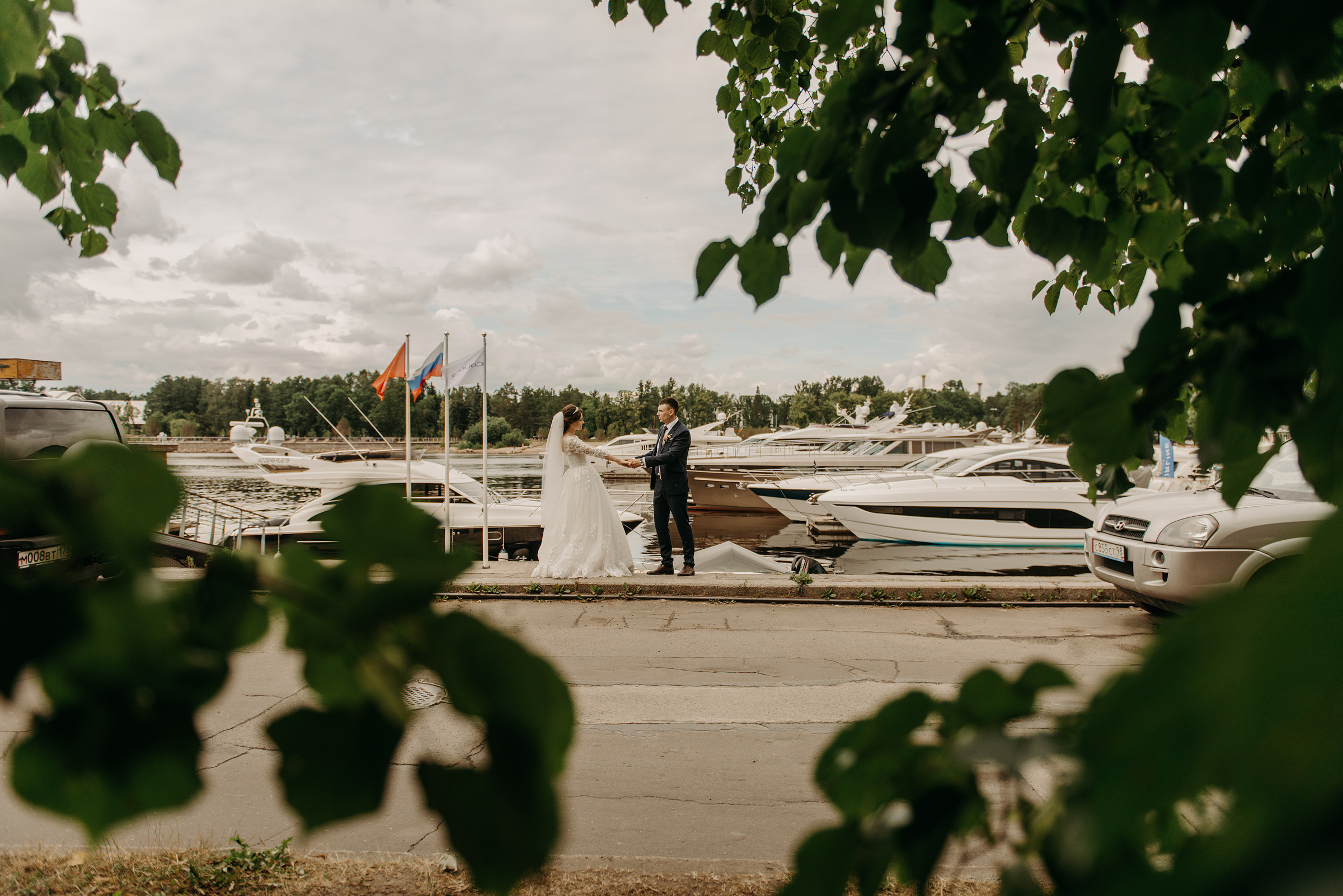 Свадебная фотосессия в яхт клубе на Петровской косе в Санкт-Петербурге. Свадебный фотограф в Санкт-Петербурге Венера Ахметова