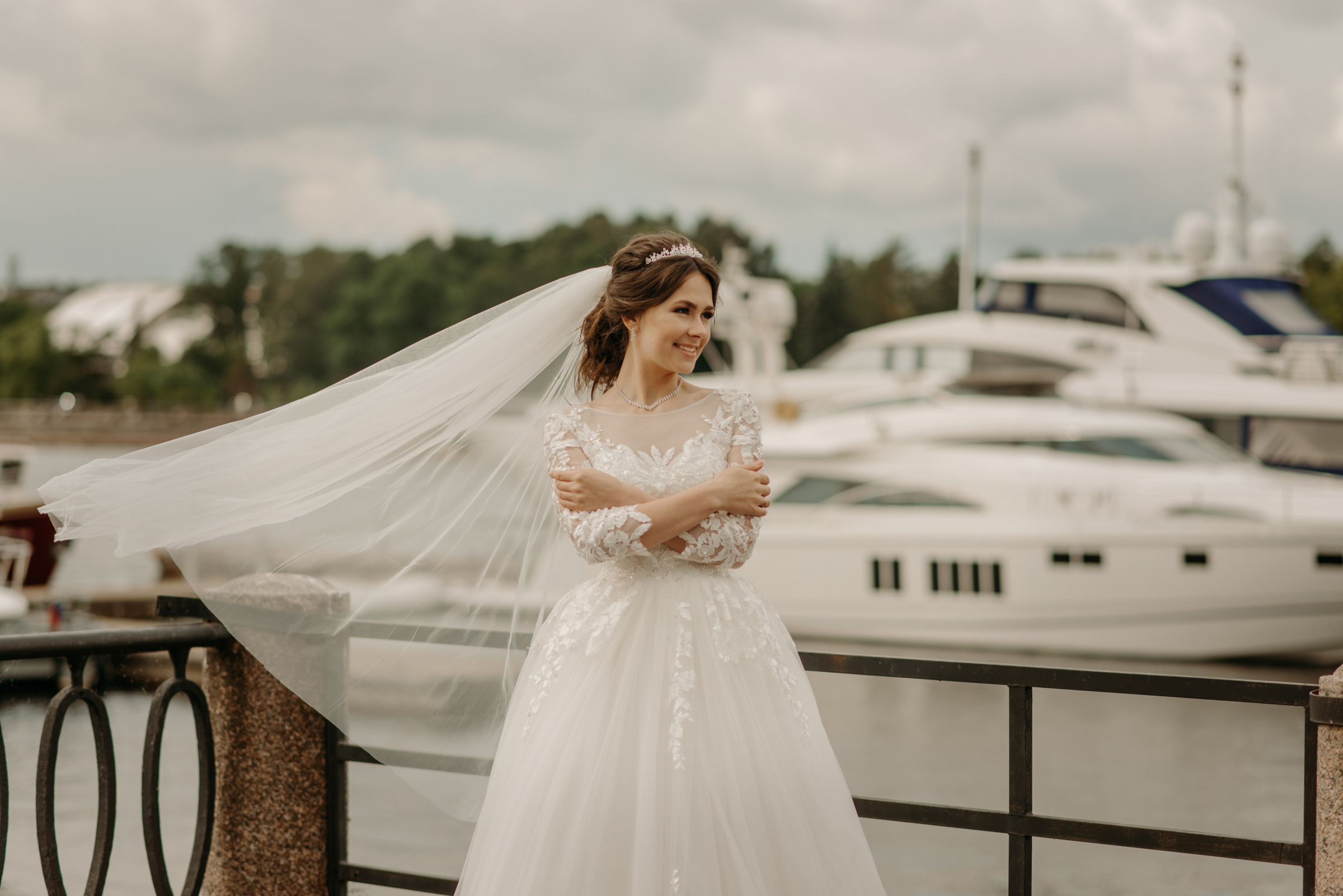 Свадебная фотосессия в яхт клубе на Петровской косе в Санкт-Петербурге. Свадебный фотограф в Санкт-Петербурге Венера Ахметова