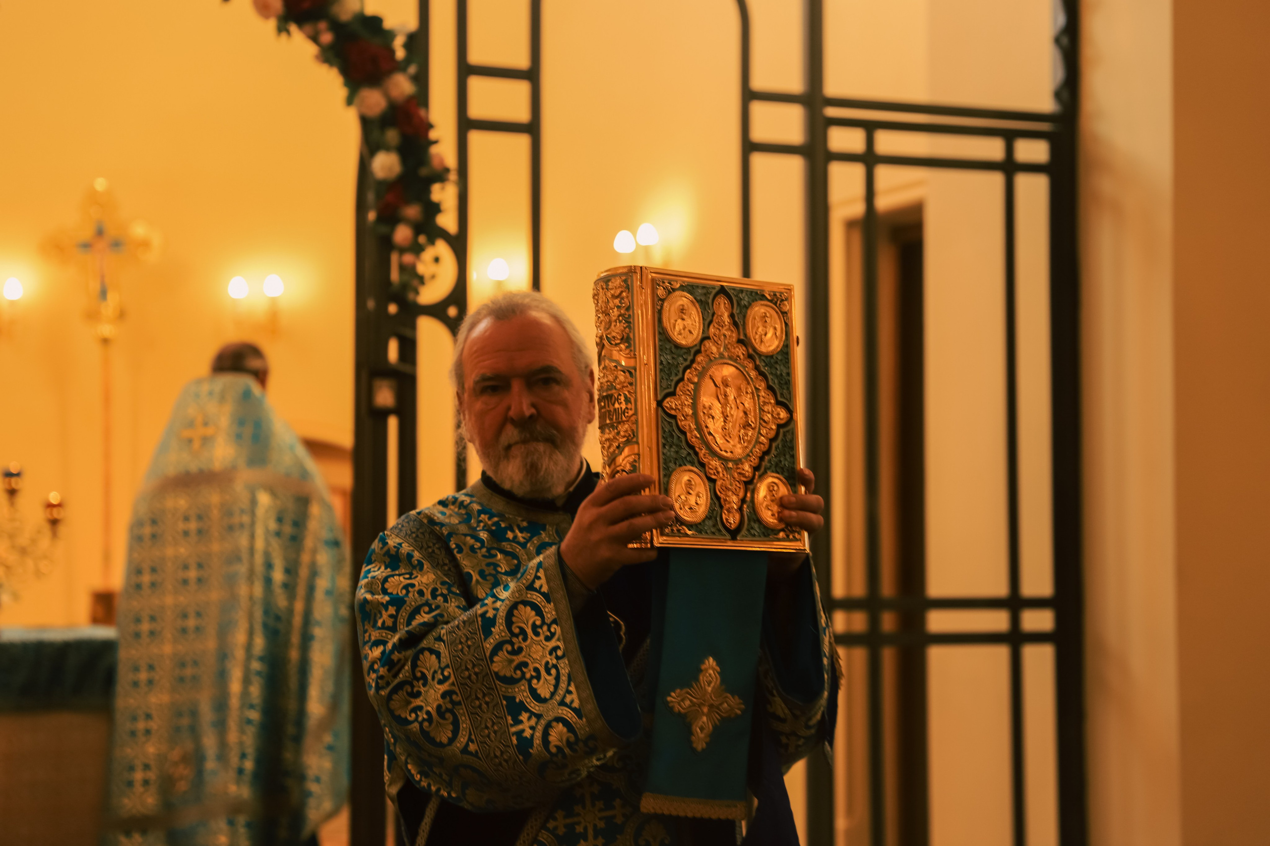 Служба в церкви