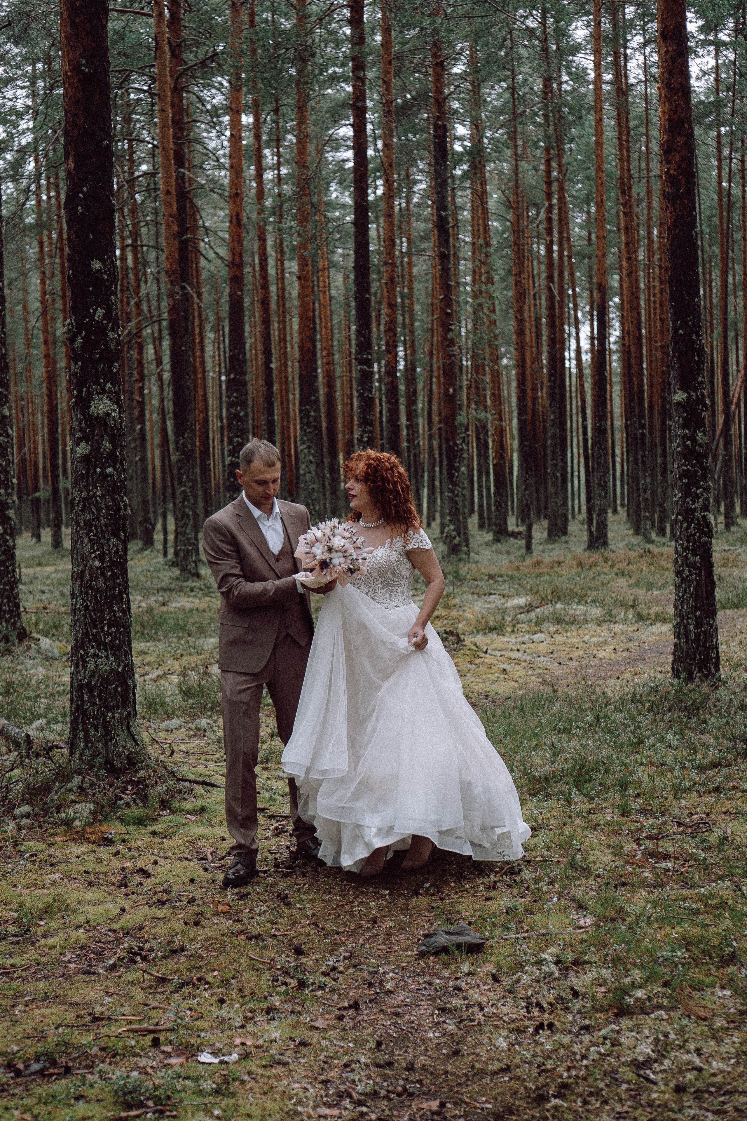 СВАДЕБНАЯ ФОТОСЕССИИЯ ПАРЫ В ГОРОДЕ ПРИОЗЕРСК В СОСНОВОМ ЛЕСУ И С ПИКАПОМ. Профессиональный фотограф, Санкт-Петербург — Виктория Богомолова