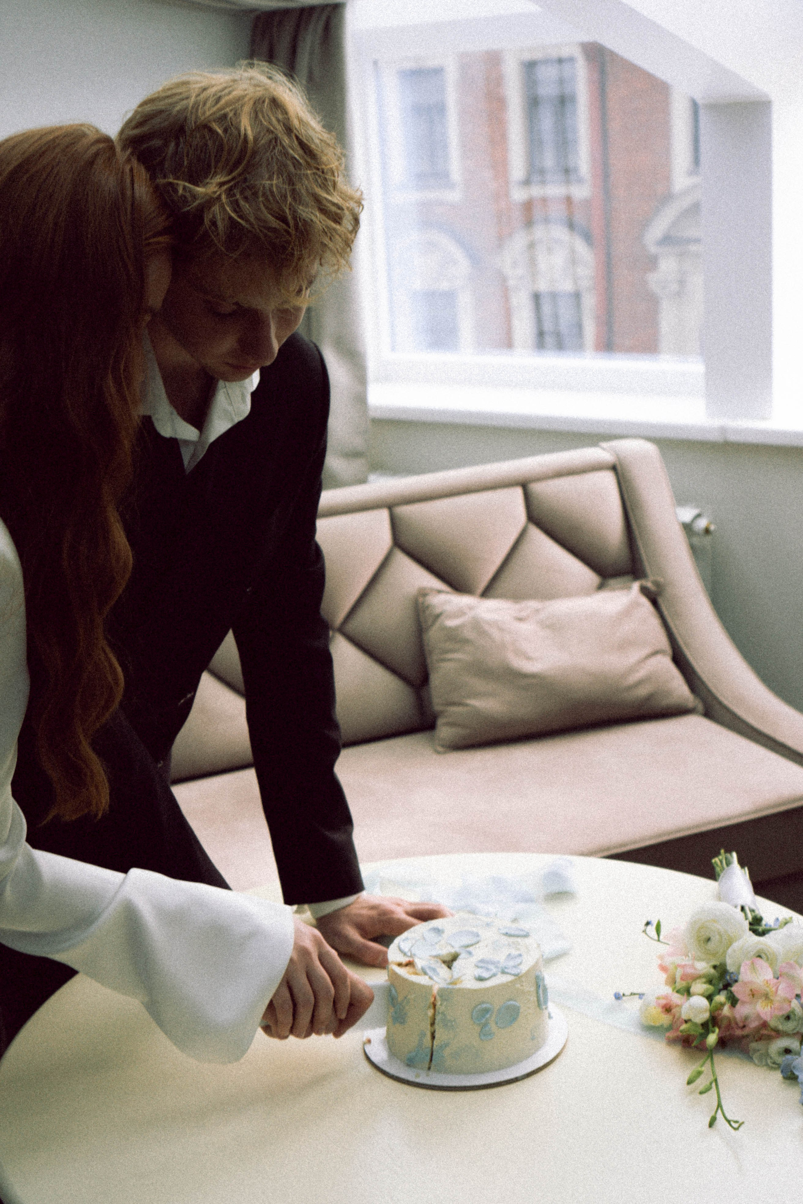 СВАДЕБНАЯ СЬЕМКА В ОТЕЛЕ. СБОРЫ ЖЕНИХА И НЕВЕСТЫ И ТАКЖЕ ТОР И ПОДГОТОВКА К ПРОГУЛКЕ. Профессиональный фотограф, Санкт-Петербург — Виктория Богомолова