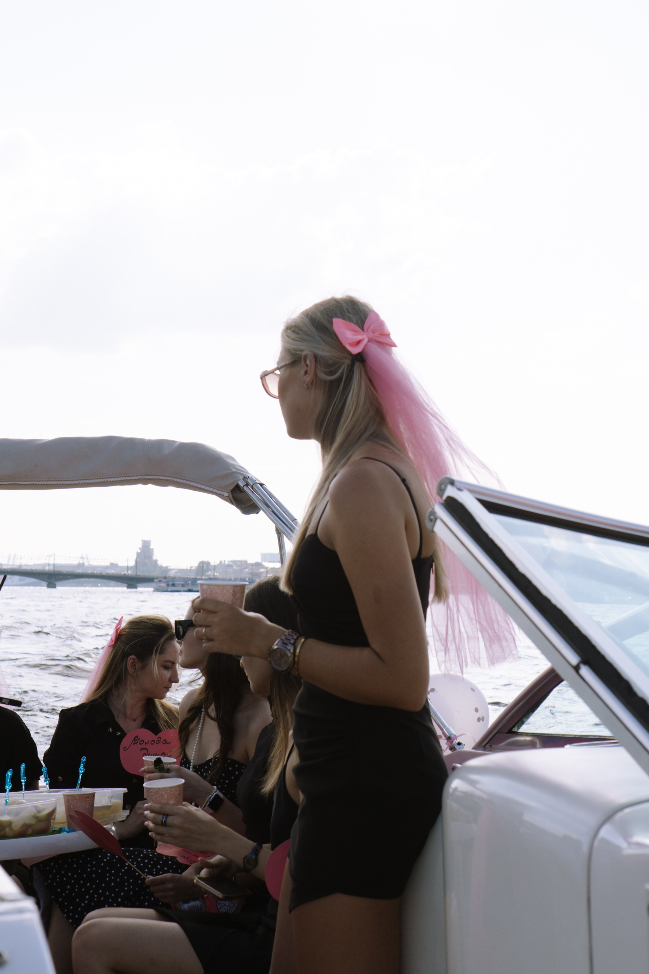 ДЕВИЧНИК НА КАТЕРЕ. Профессиональный фотограф, Санкт-Петербург — Виктория Богомолова
