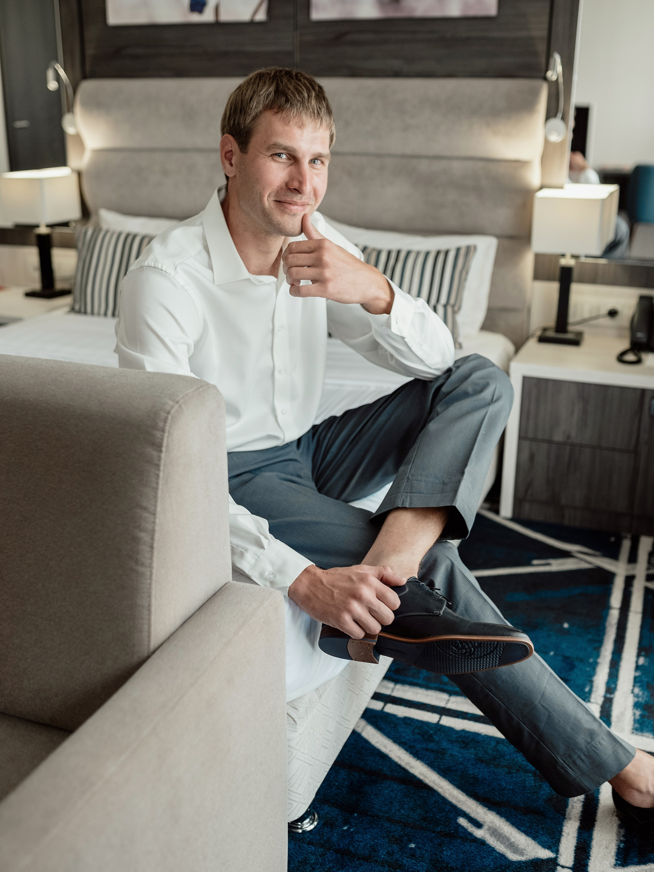 Эмоциональный момент церемонии бракосочетания