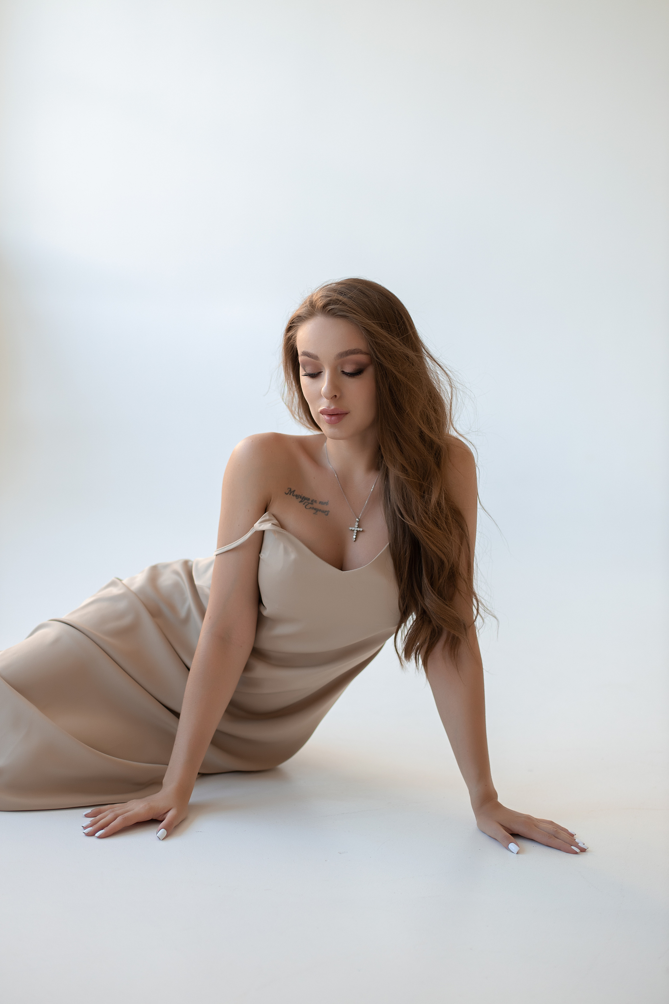 Мария студия LAB. Женский фотограф в Екатеринбурге Марина Логинова