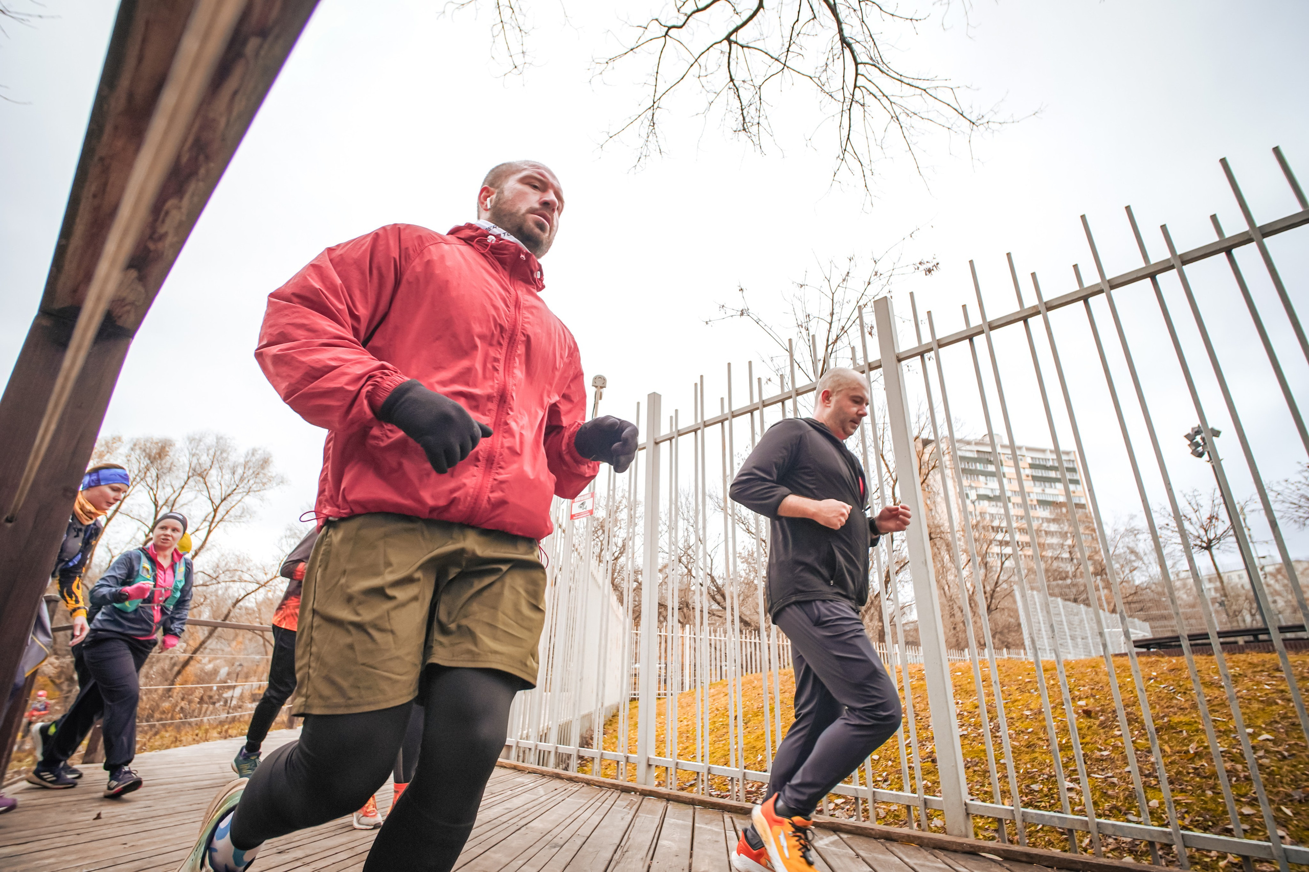 #марафонудома #яuzarun 2024 2-я петля, группа 6:30. Роман Капилюшов. Бег. Фото. Видео. г. Люберцы