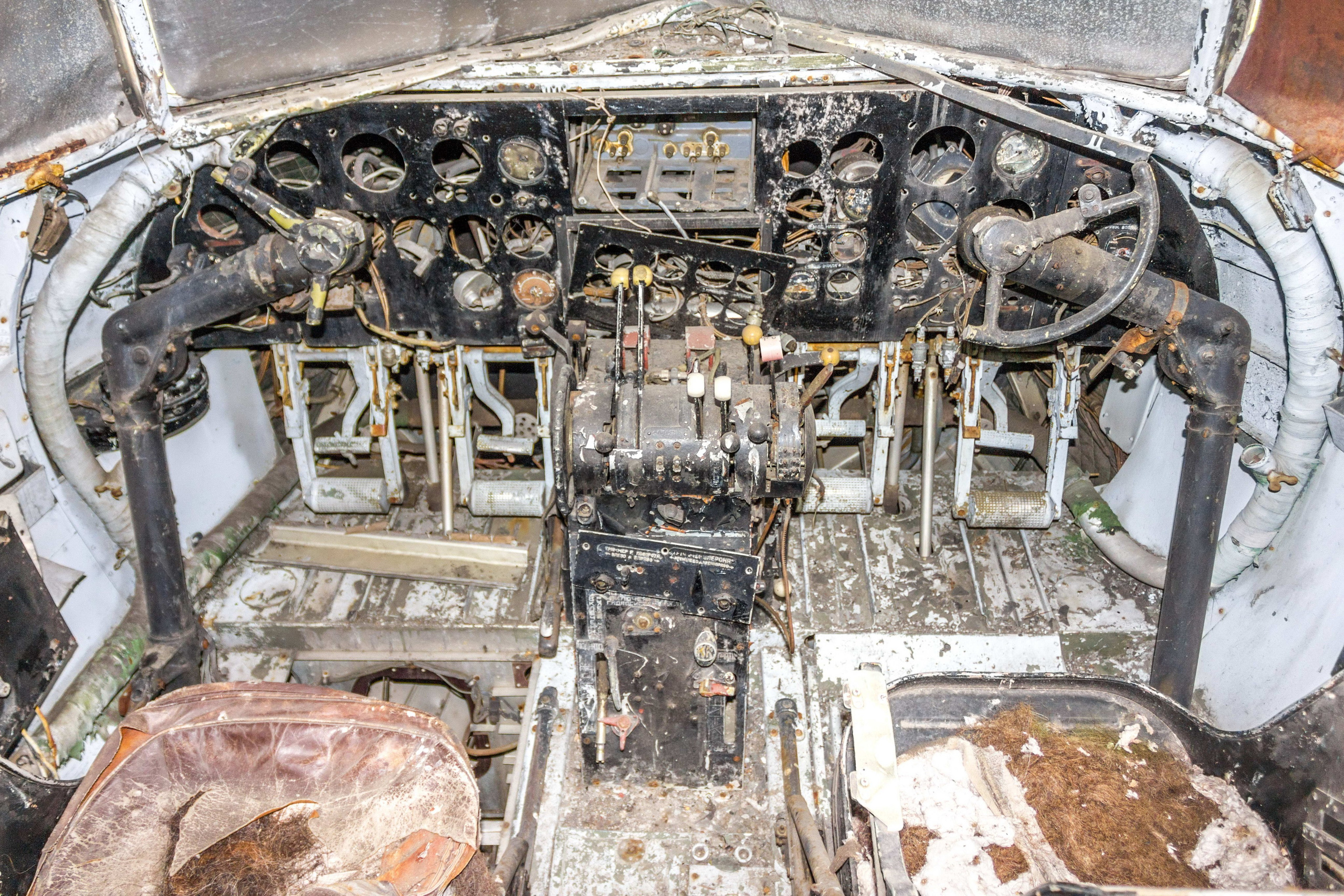 Ил-12 (Монино). Фотоальбом показывающий увлекательный мир авиации и мир медведей Андрея Иванова