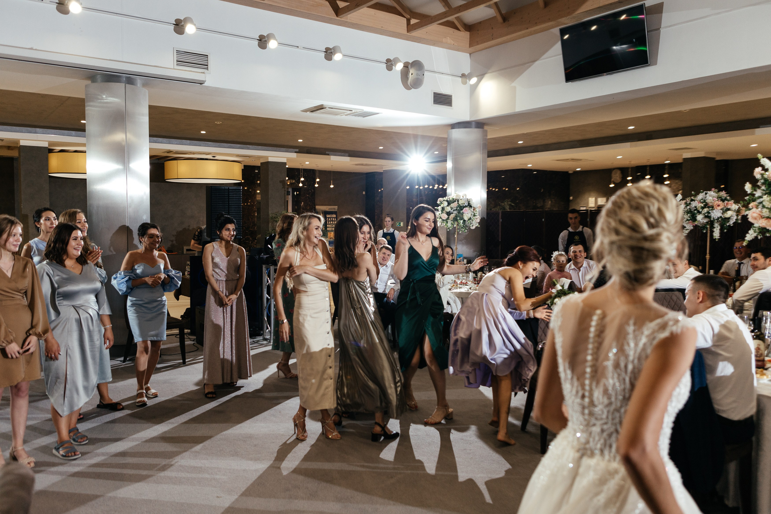 Свадебный фотограф Уфа — Руслан ГабдлисламовЖивые эмоции, красивые кадры, воспоминания на всю жизнь.Работаю по всей Республике Башкортоста. Свадебный фотограф Уфа Руслан Габдлисламов