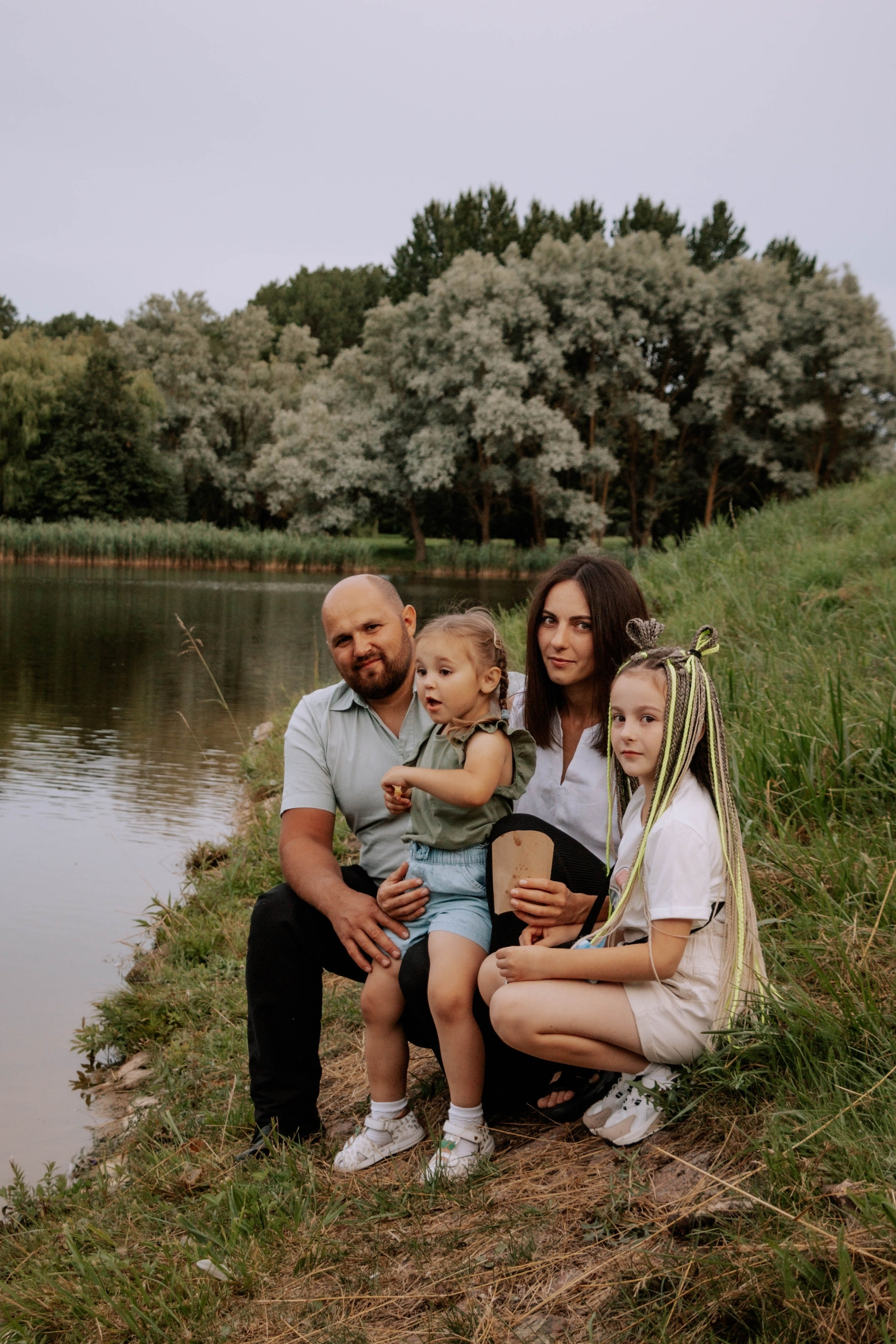 Алексей, Римма, Аннушка и Полина. Бережно сохраняю ваши чувства и истории на своих фотографиях