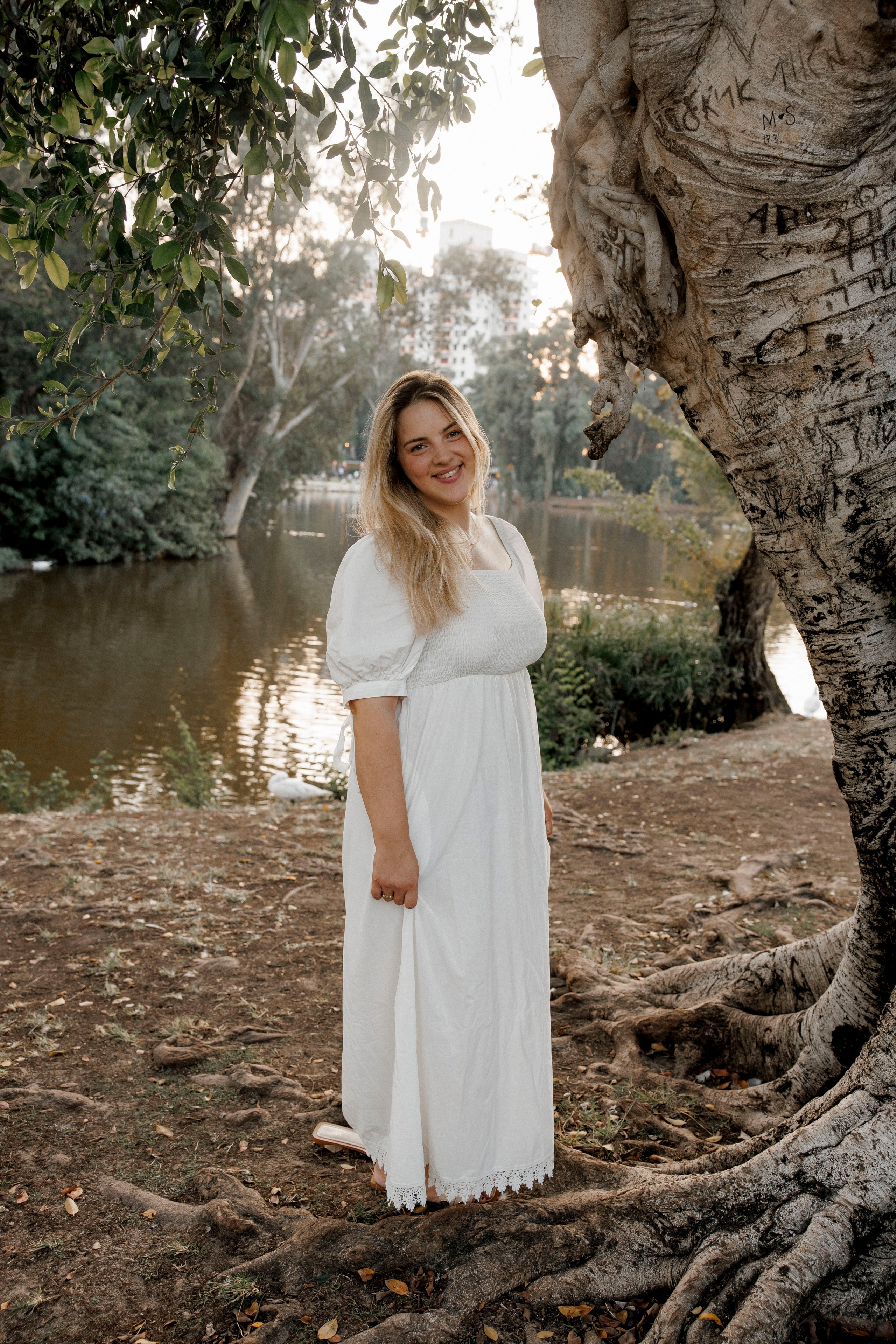 First year photoshoot inside the park (sunset). Wedding and family photographer