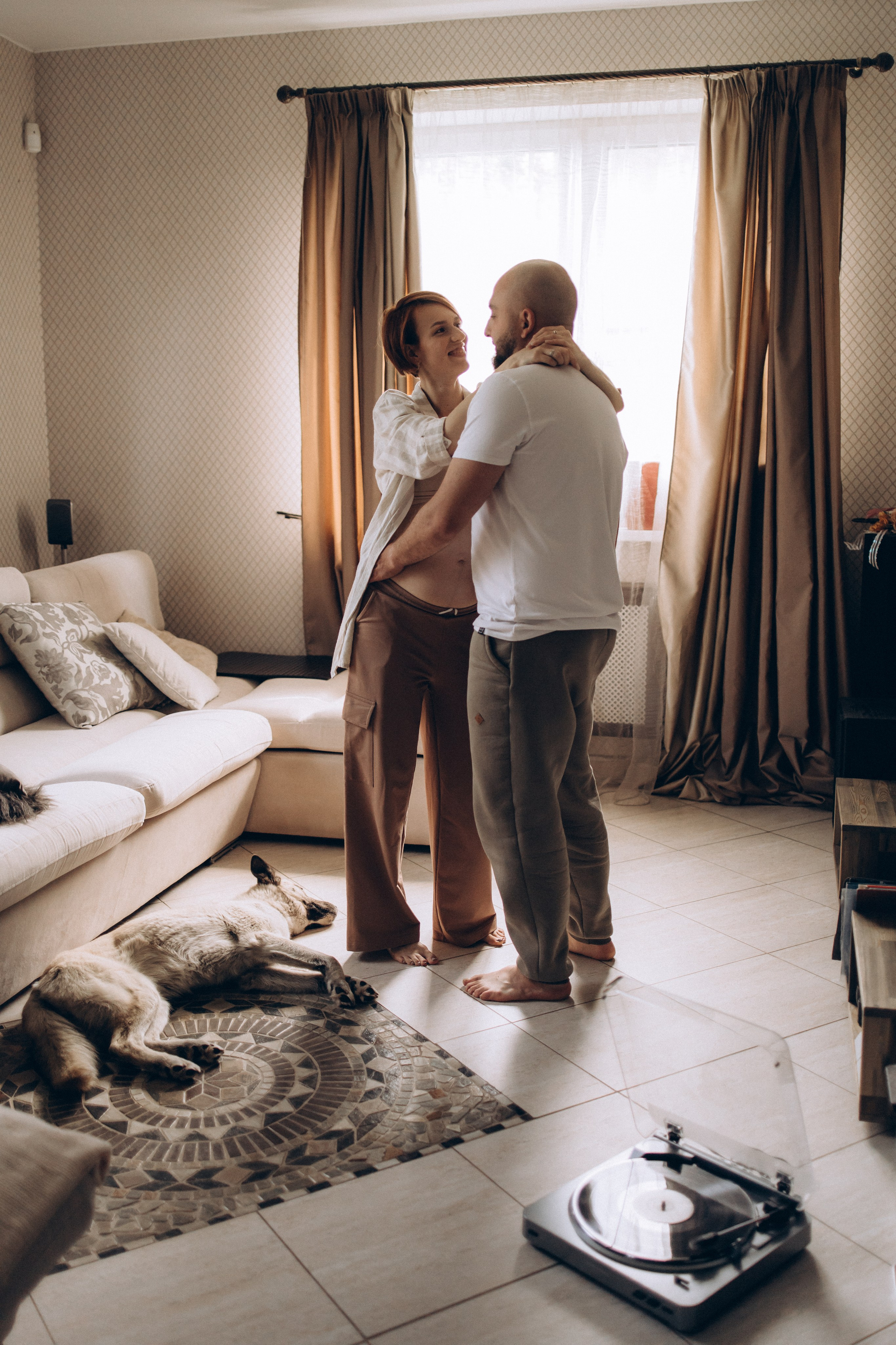 Фотосессия беременности с мужем дома. Семейный фотограф в Москве, Щелково, Фрязино _ Виктория Степанова