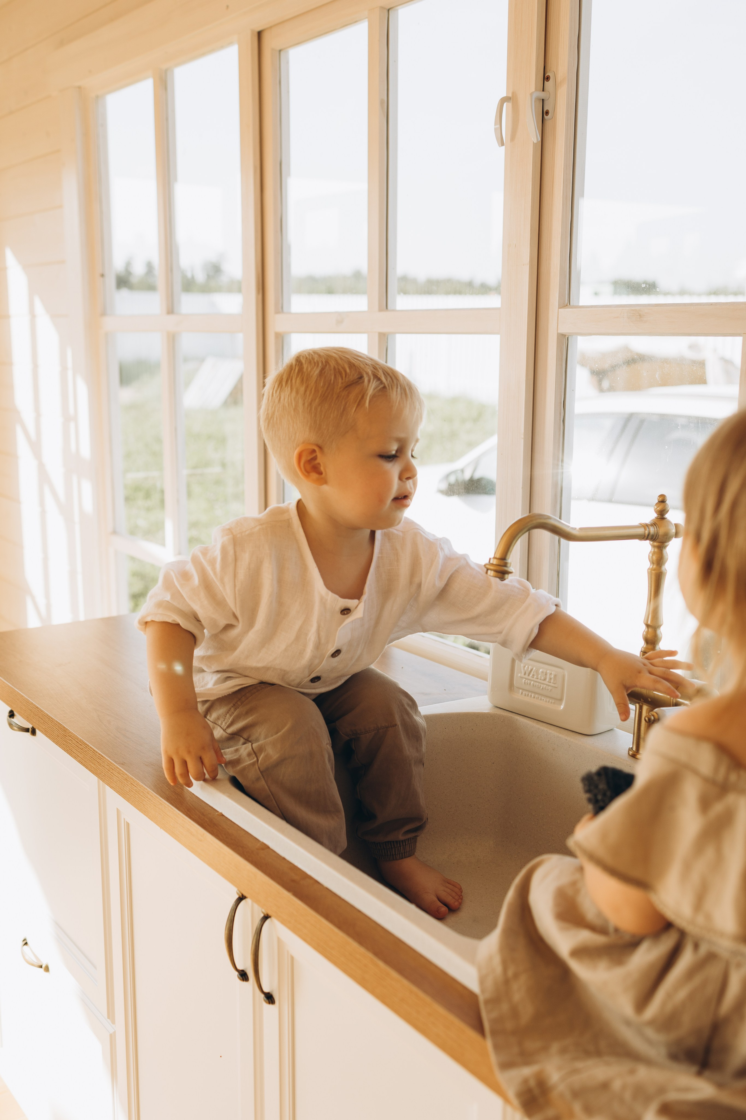 Оля и Мирослава Беседка. Семейный фотограф в Москве Виктория Ястребинская