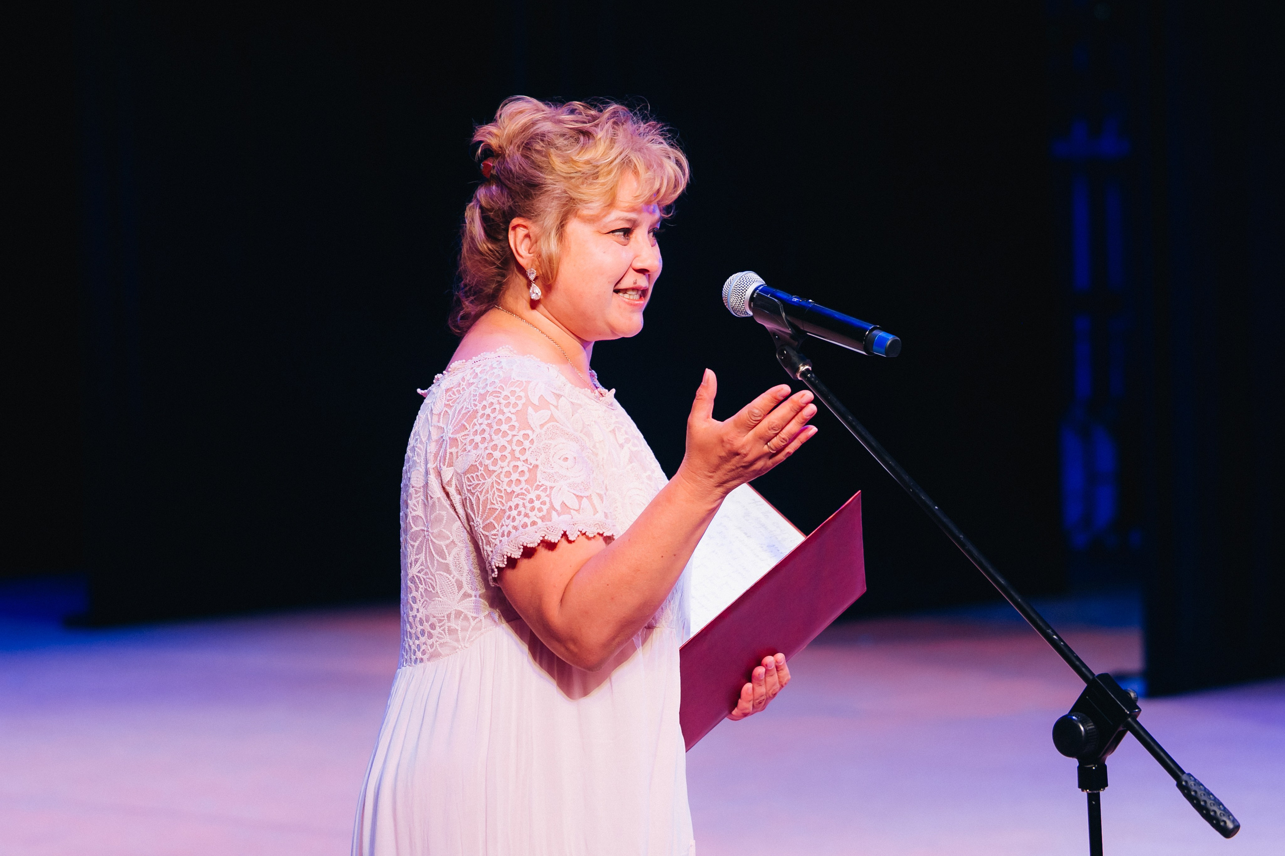 Вручение аттестатов 14 Гимназия. Свадебный и семейный фотограф в Улан-Удэ