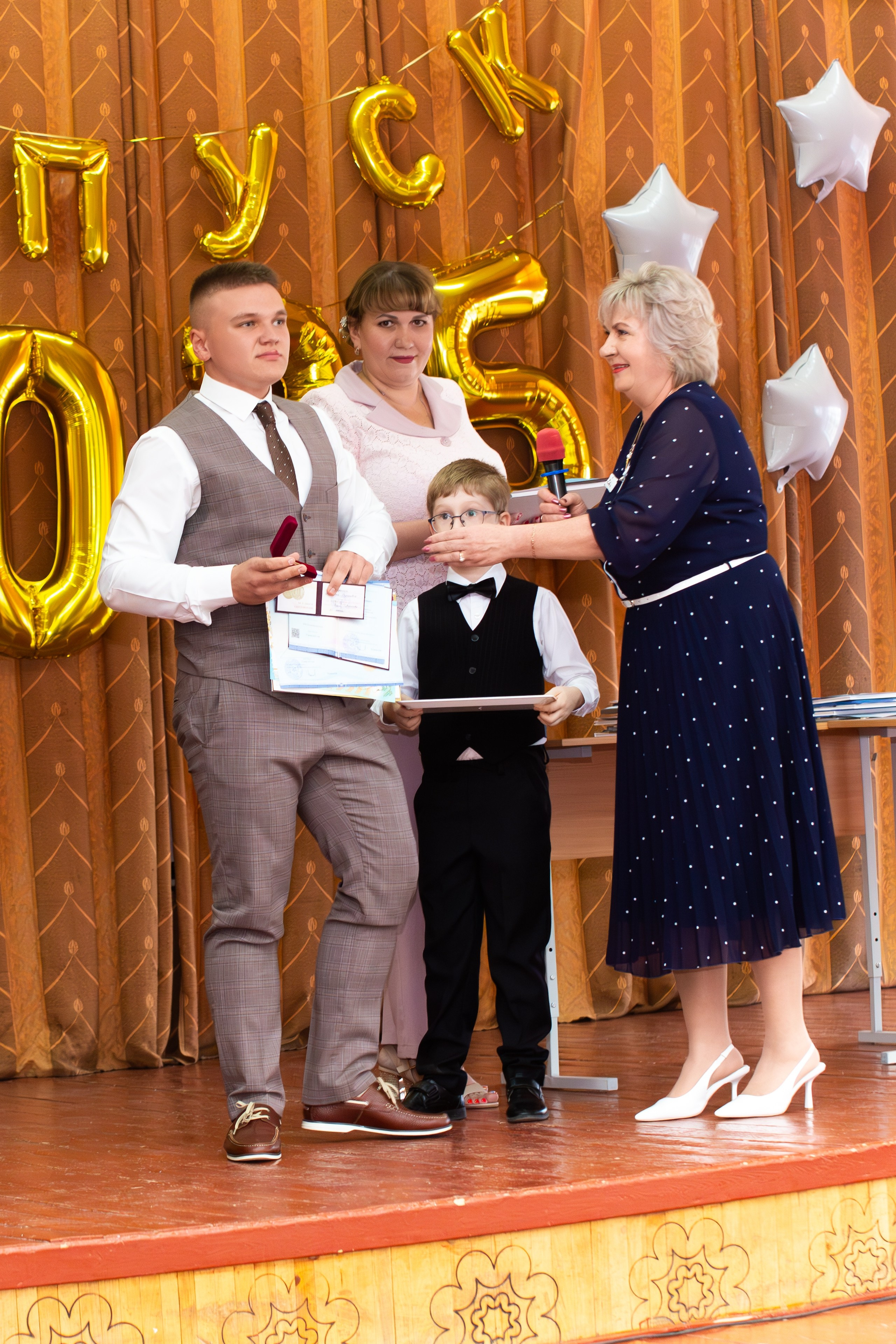 Вручение дипломов 2025 9 ШКОЛА МЦЕНСК. ТВОЙ АЛЬБОМ / ТВОИ ПРАВИЛА