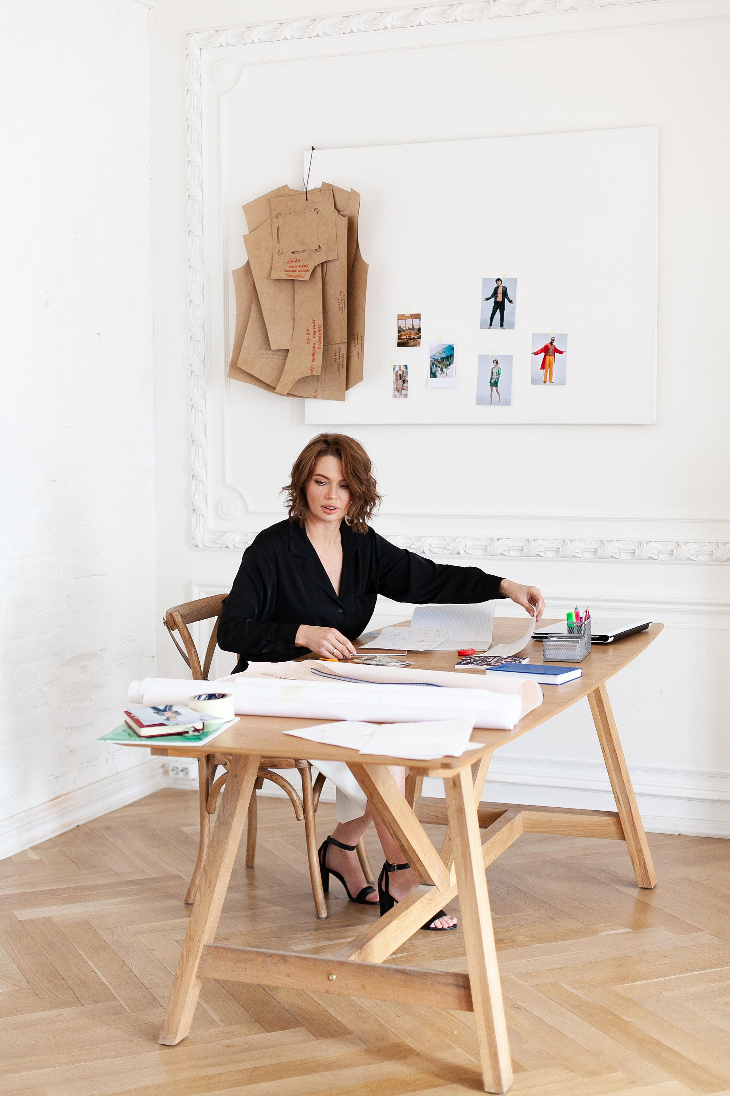 Дизайнер одежды. Контент фотограф Саша Логвиненко