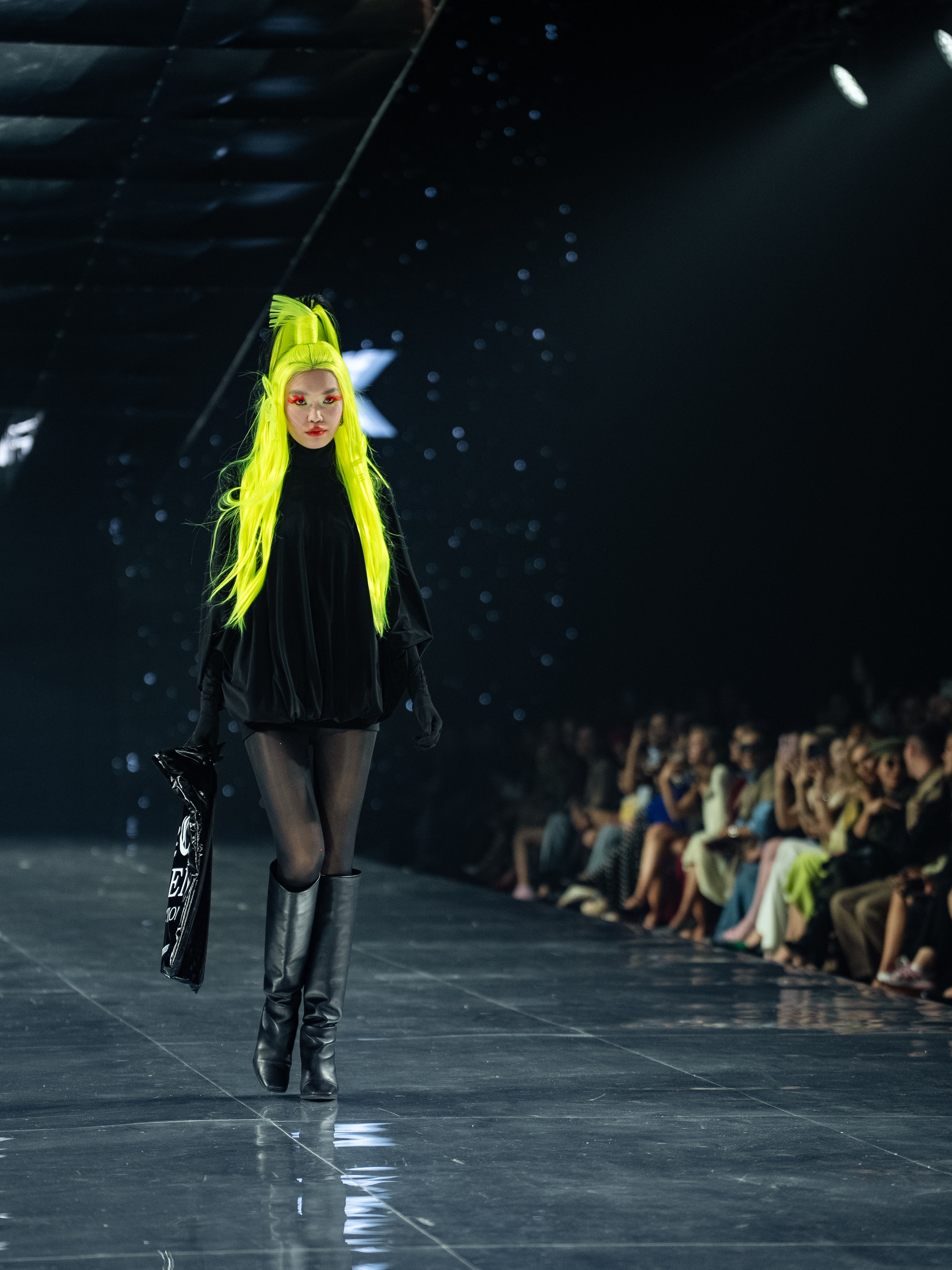 Visa Fashion Week YESYES. Сайт Алматинского НЮ АРТ, будуар и фэшн фотографа Дениса Карпенко