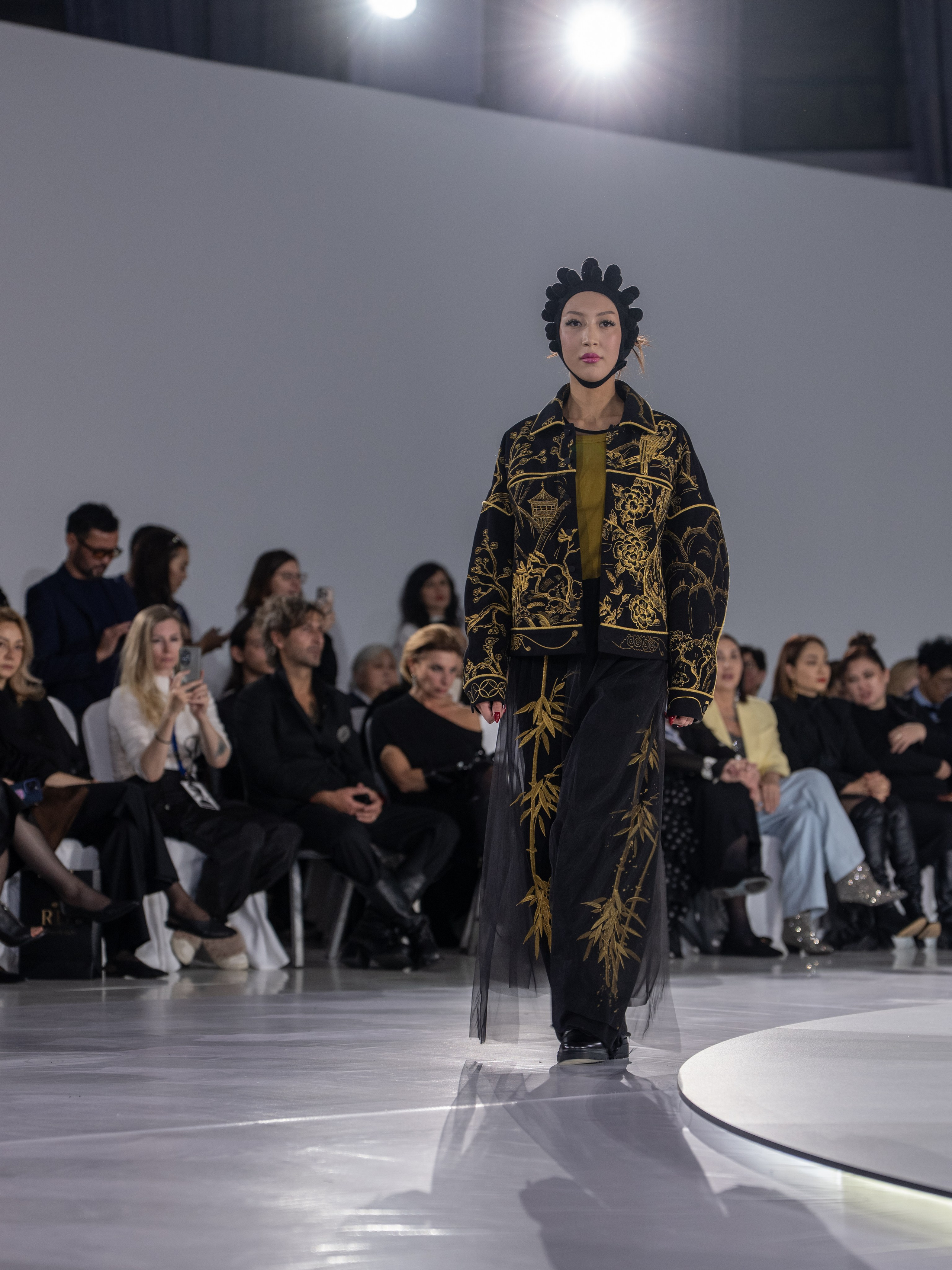 Дизайнер Stas Lopatkin. Сайт Алматинского НЮ АРТ, будуар и фэшн фотографа Дениса Карпенко