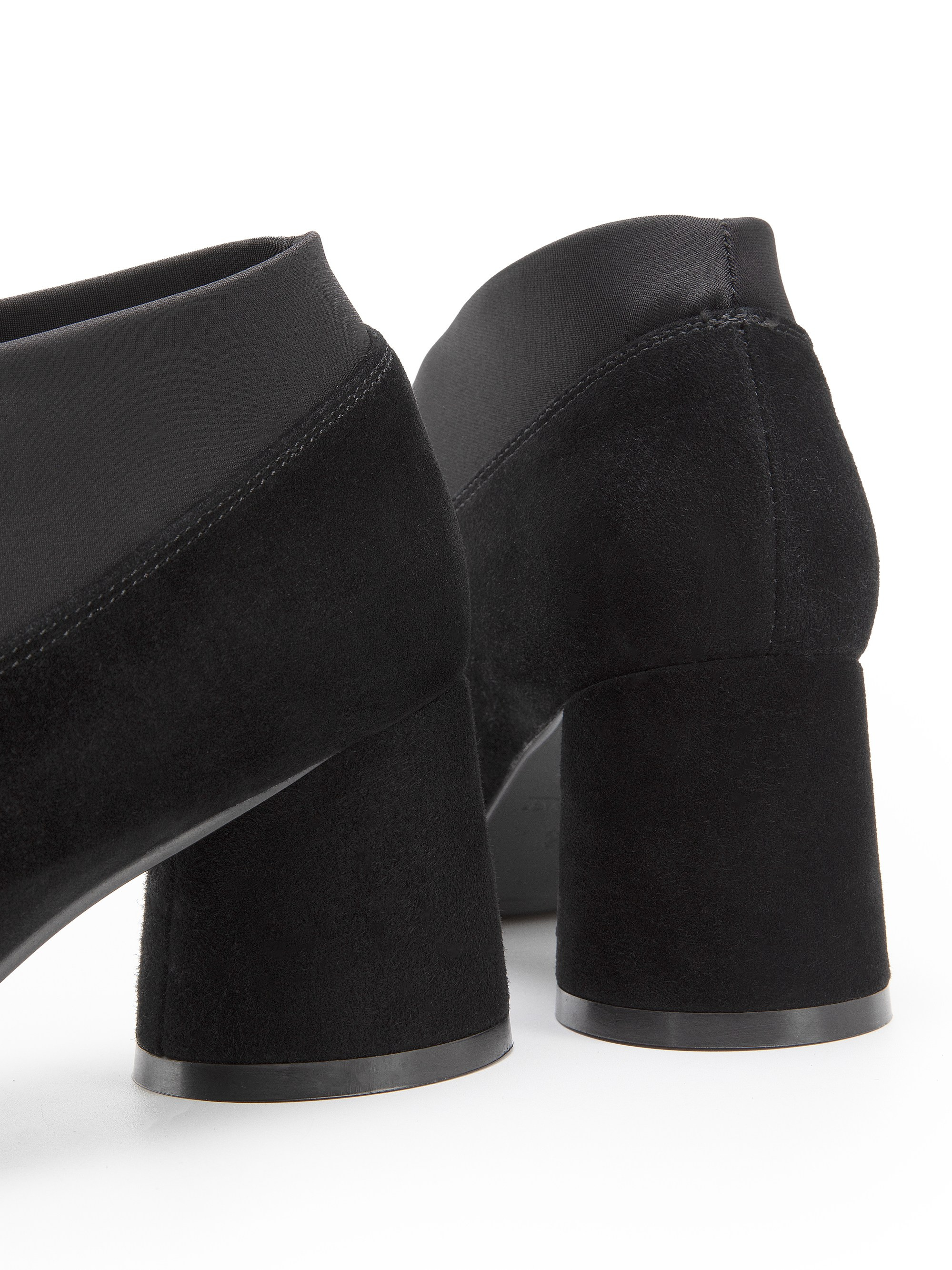 Каталожная фотография обуви. Фотограф в Москве Егор Гончаров