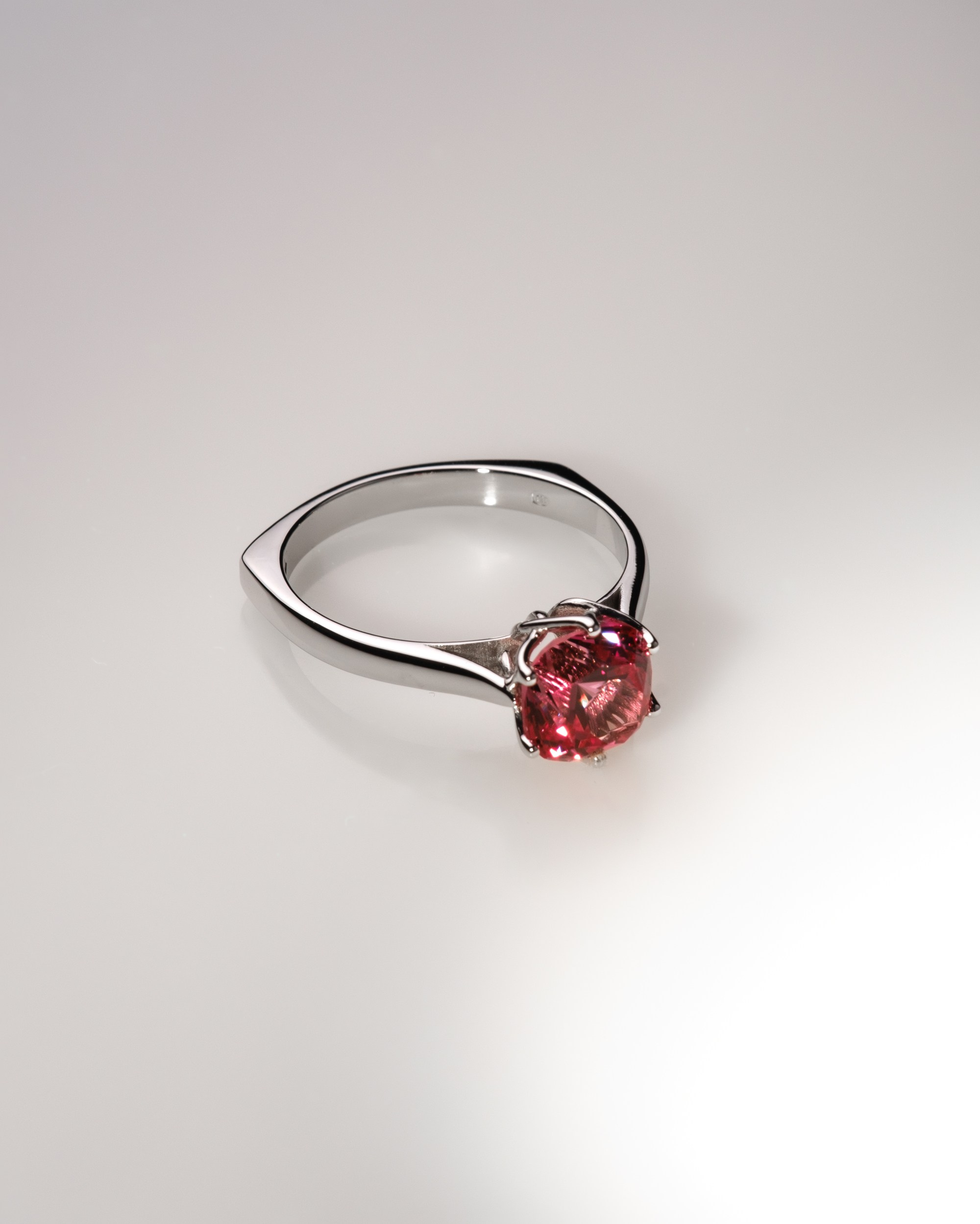 Предметная съёмка. Женский фотограф в Новосибирске Вячеслав Семакин