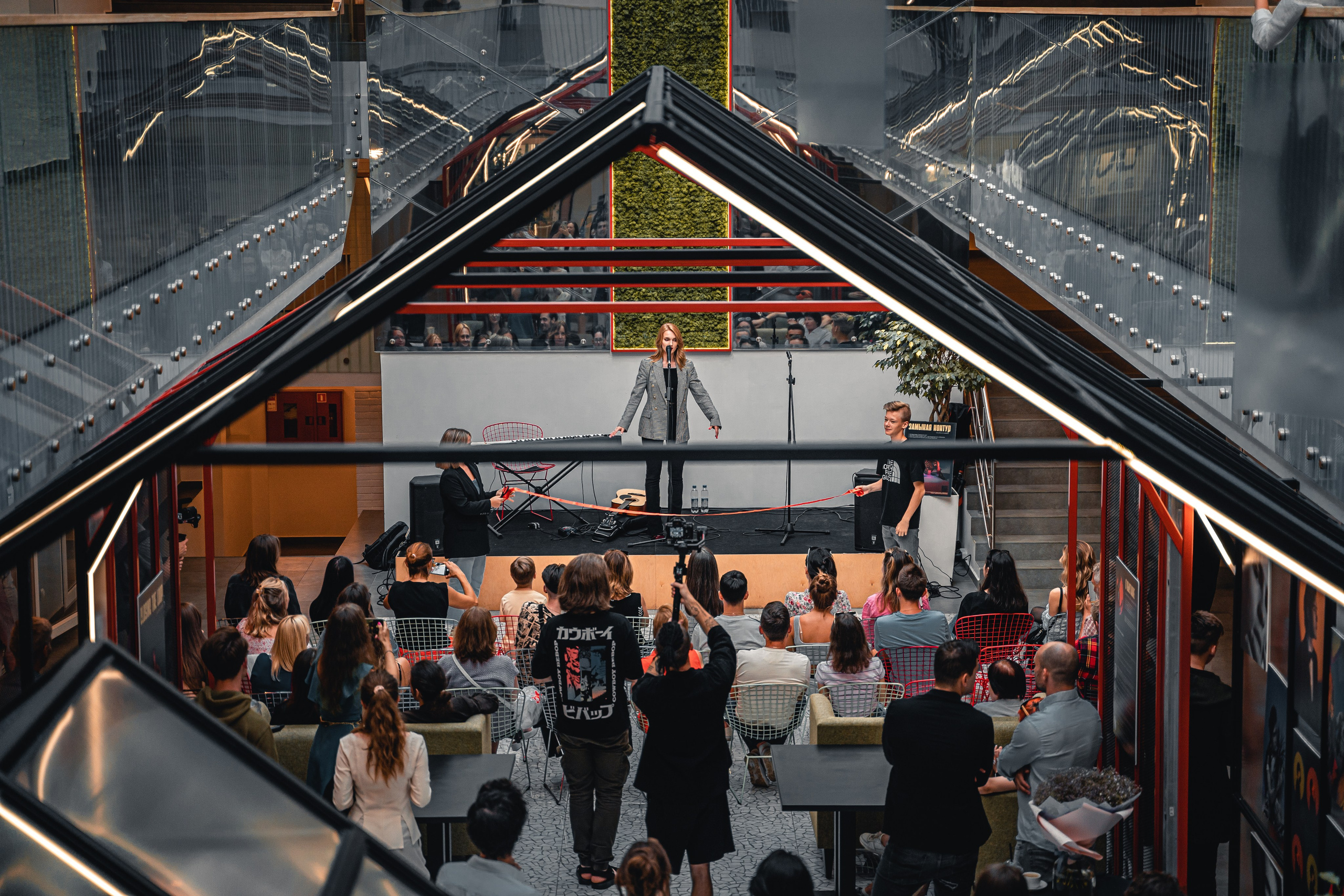 Выставка " Closing the loop». Фотограф Санкт-Петербург. Воплощу ваши идеи в жизнь!