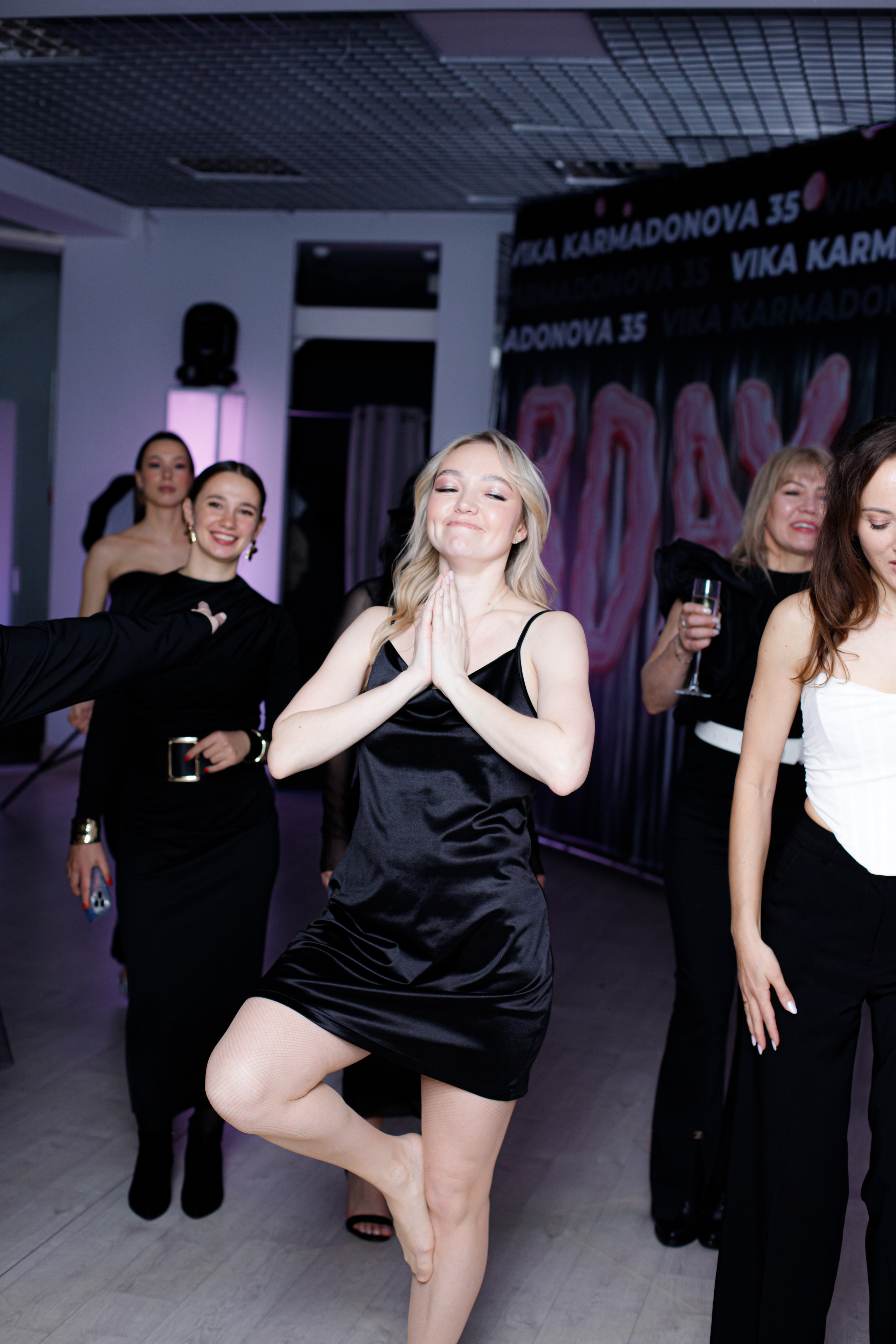 VIKA KARMADONOVA. Photokarish