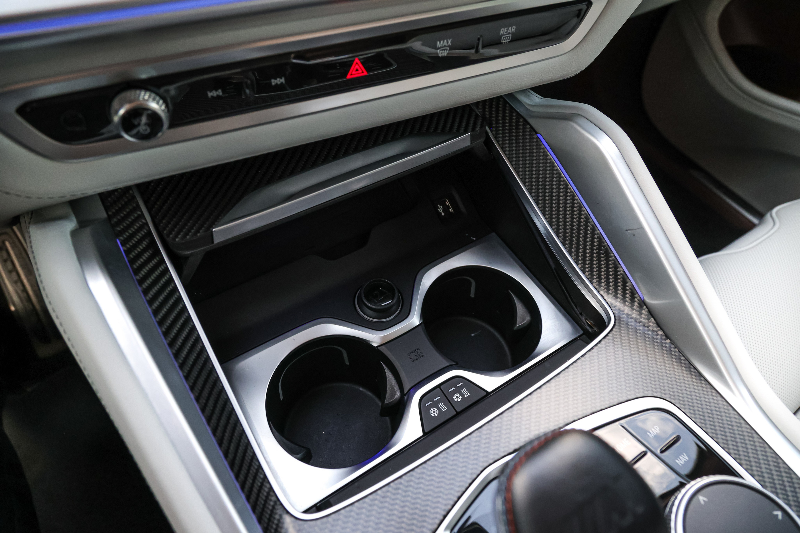 2024 BMW XM. Mixturecaptures