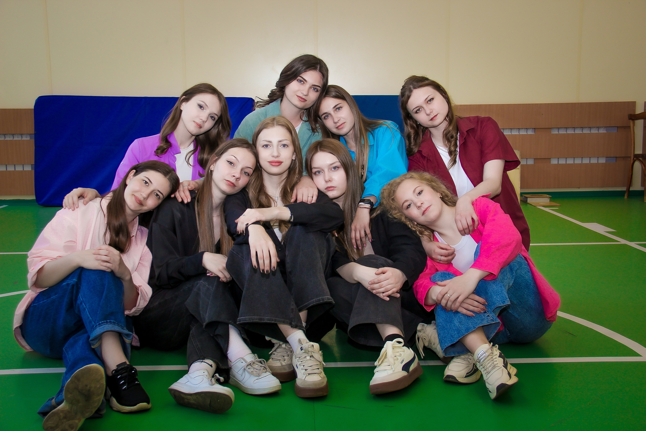 9-11 классы СЪЁМКИ ВЫПУСКНЫХ И ПОСЛЕДНИХ ЗВОНКОВ. Выпускные альбомы для школ и Детских садов в Барнауле /Выпускные/Свадебные/Детские/Семейные и др. виды съёмок /Фотограф Вера Валейко