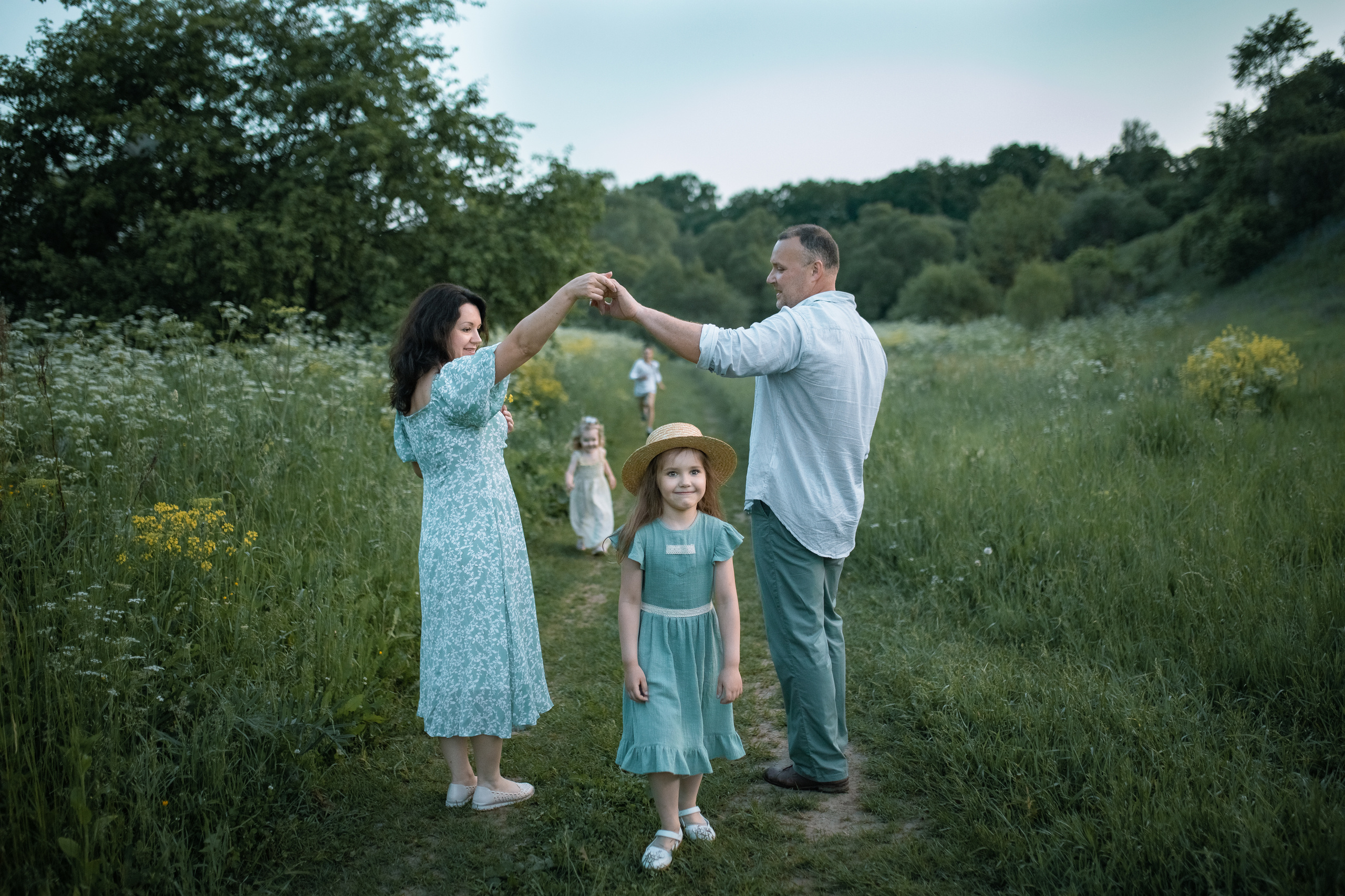 Фотопрогулка для семьи Влада и Юли. Женский семейный фотограф Тула Москва Захарова Анна