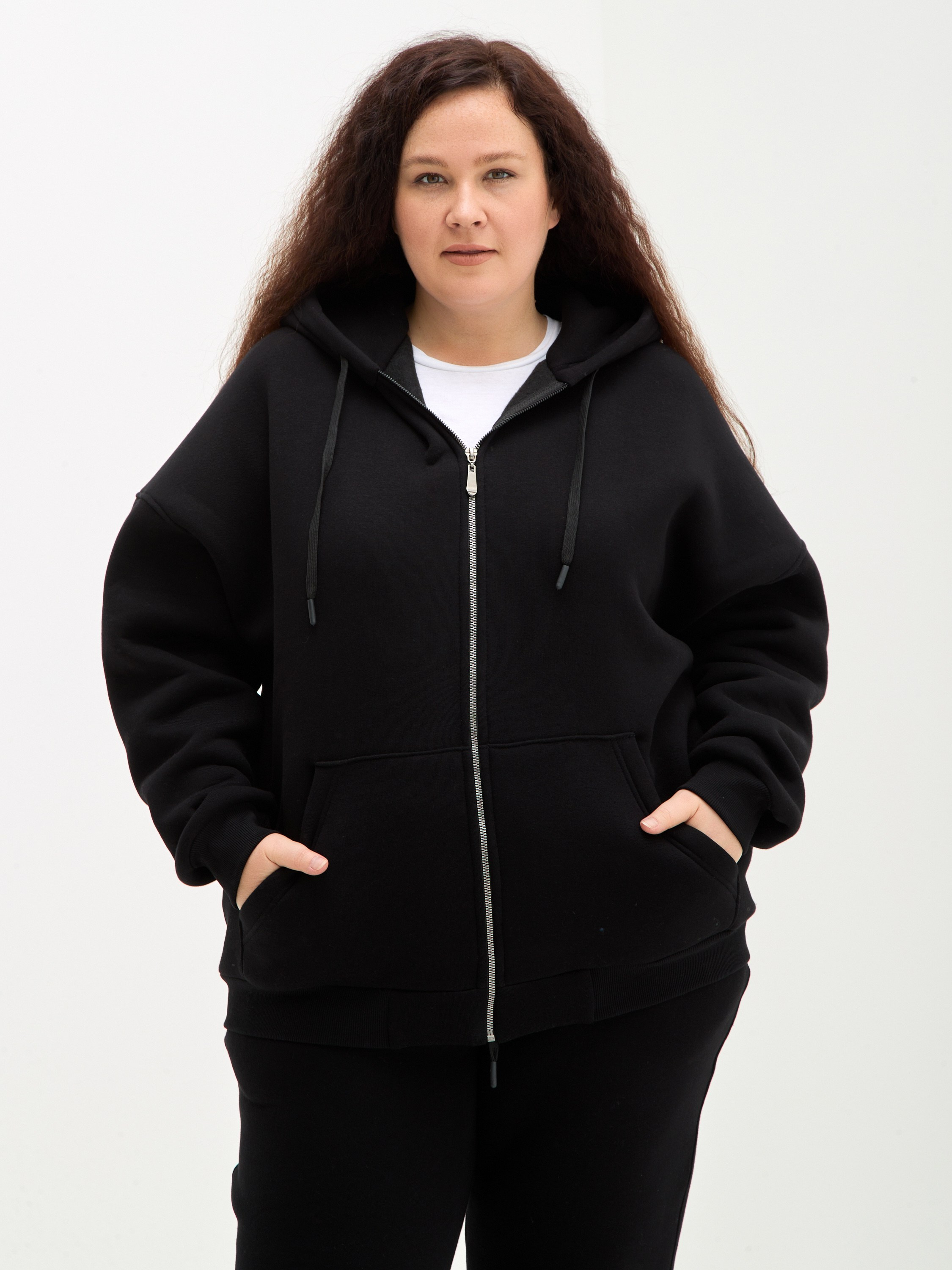 Екатерина, 56 р-р, 169 р-р. KED Production — продакшн из СПб. Создаём фото, видео и контент, который помогает брендам и селлерам продавать больше