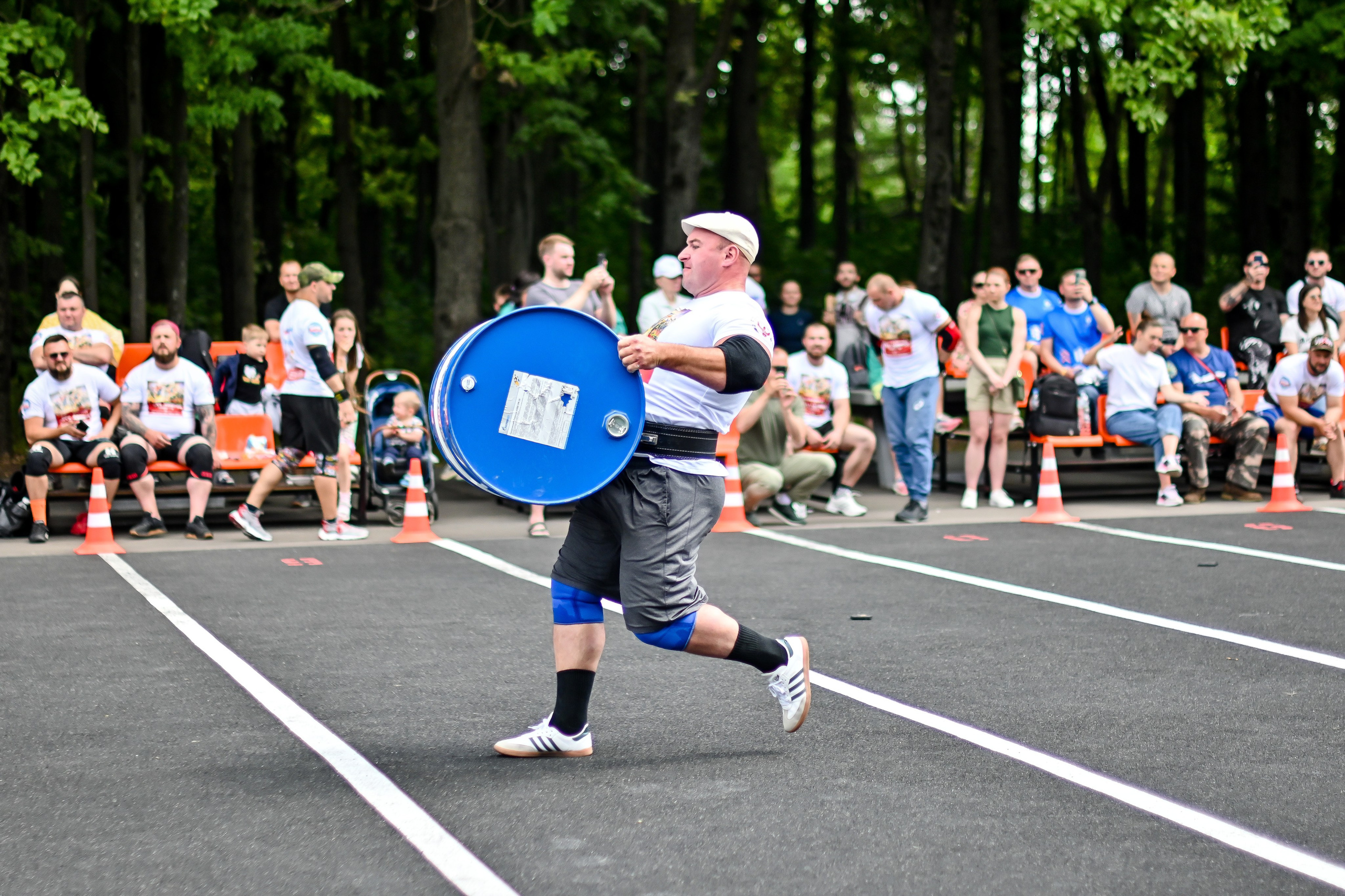 СТРОНГ. Фотограф для бизнесконтента, репортажей и семейного альбома в Москве