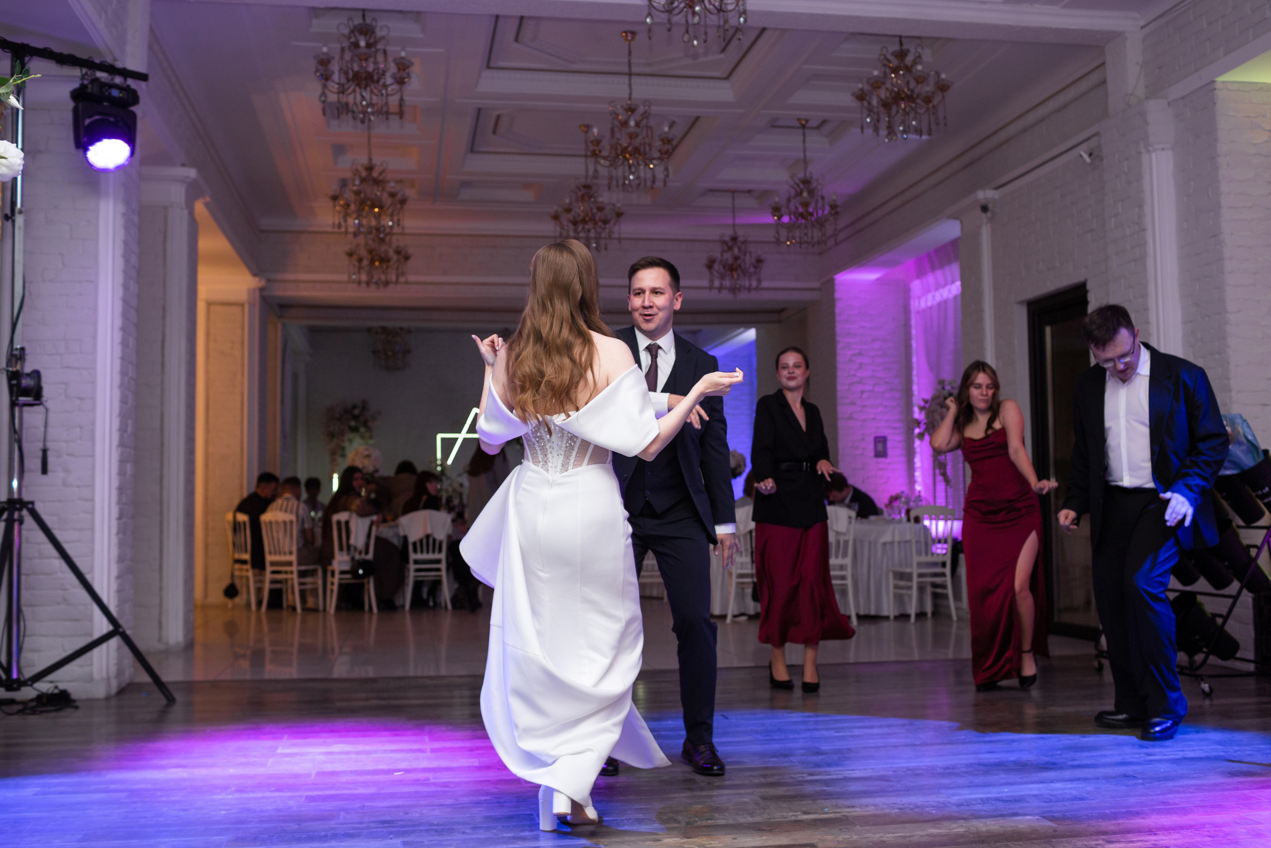 Свадьба в Петербурге в сентябре. Свадебный фотограф Кирилл Белый