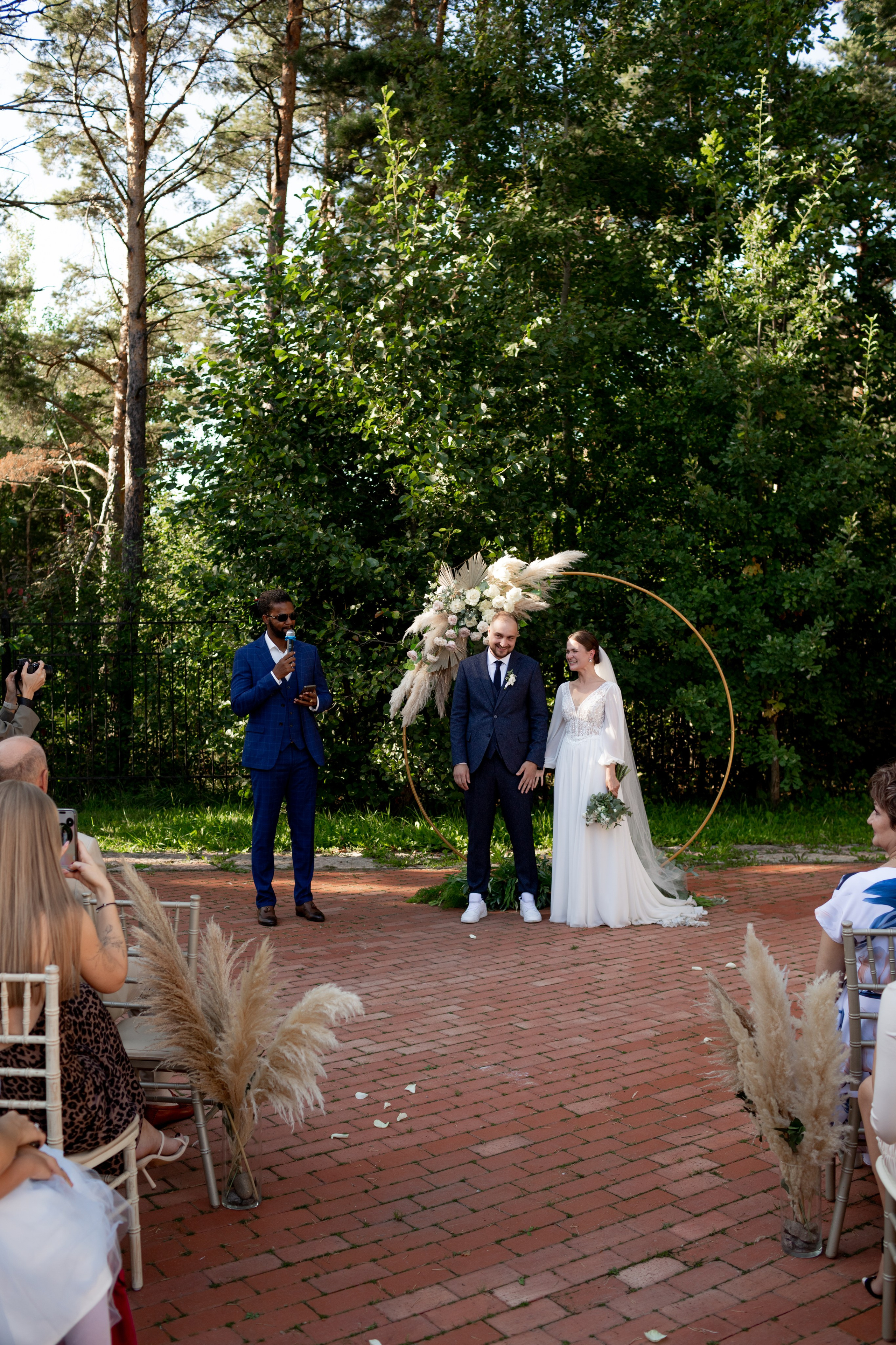 Свадебная фотопрогулка в Пушкине. Свадебный фотограф Кирилл Белый