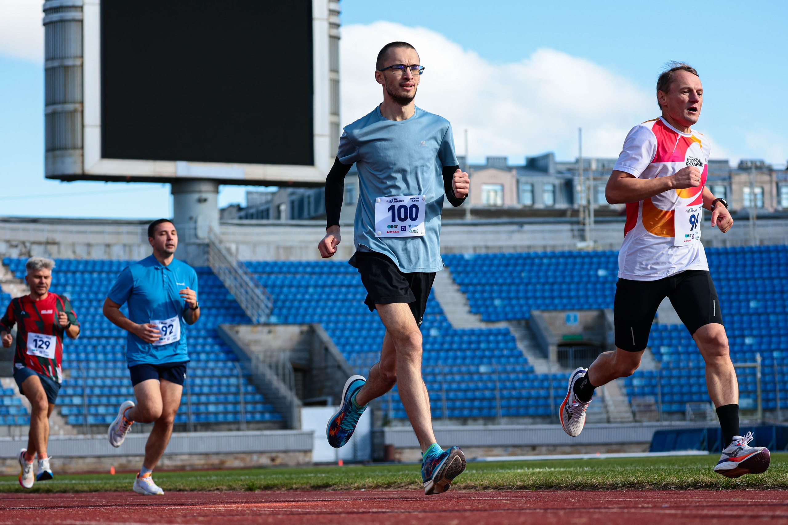 На вираже 2025. Спортивный фотограф в Санкт-Петербурге Илья Vacool