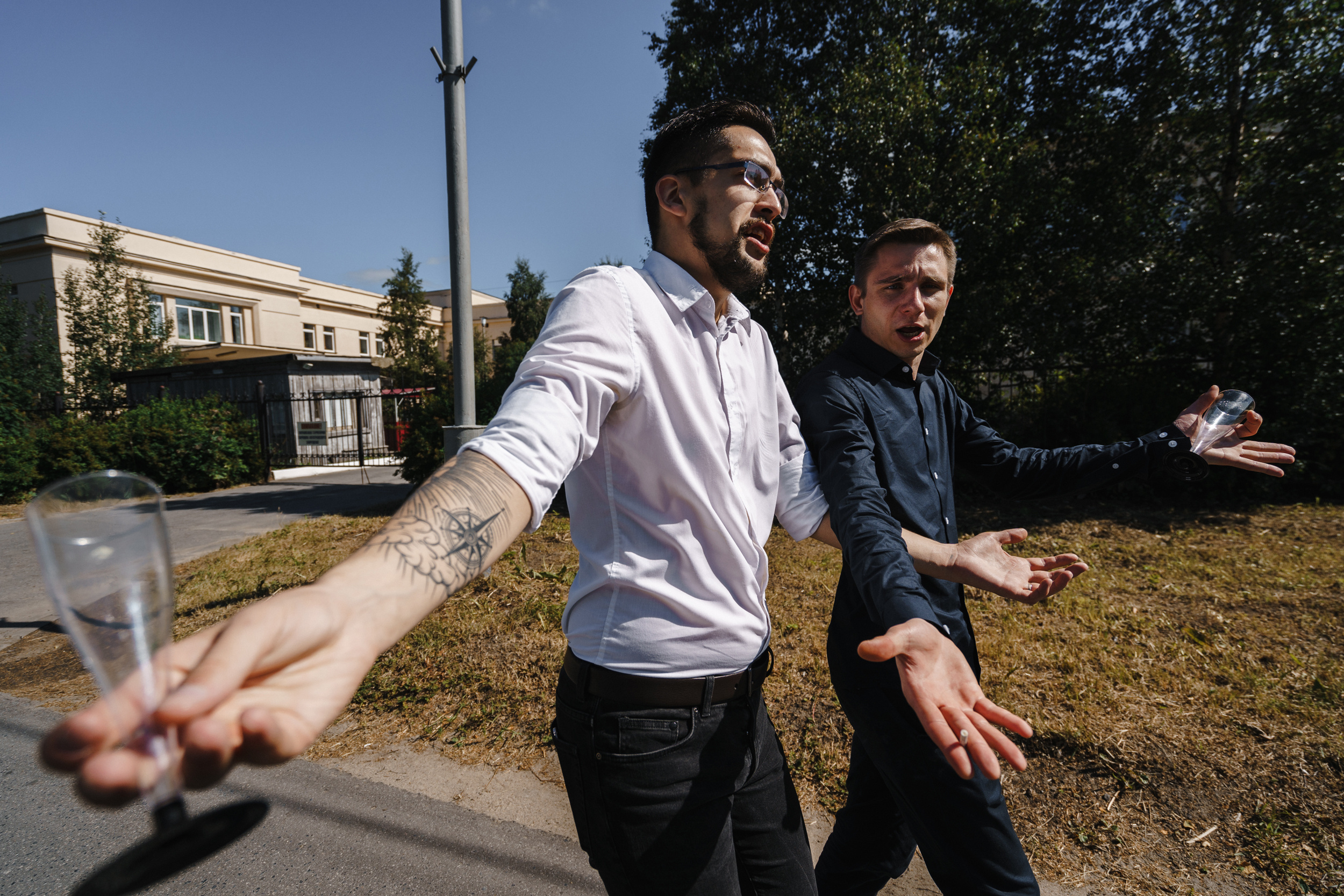 Летняя свадебная съемка красивой пары