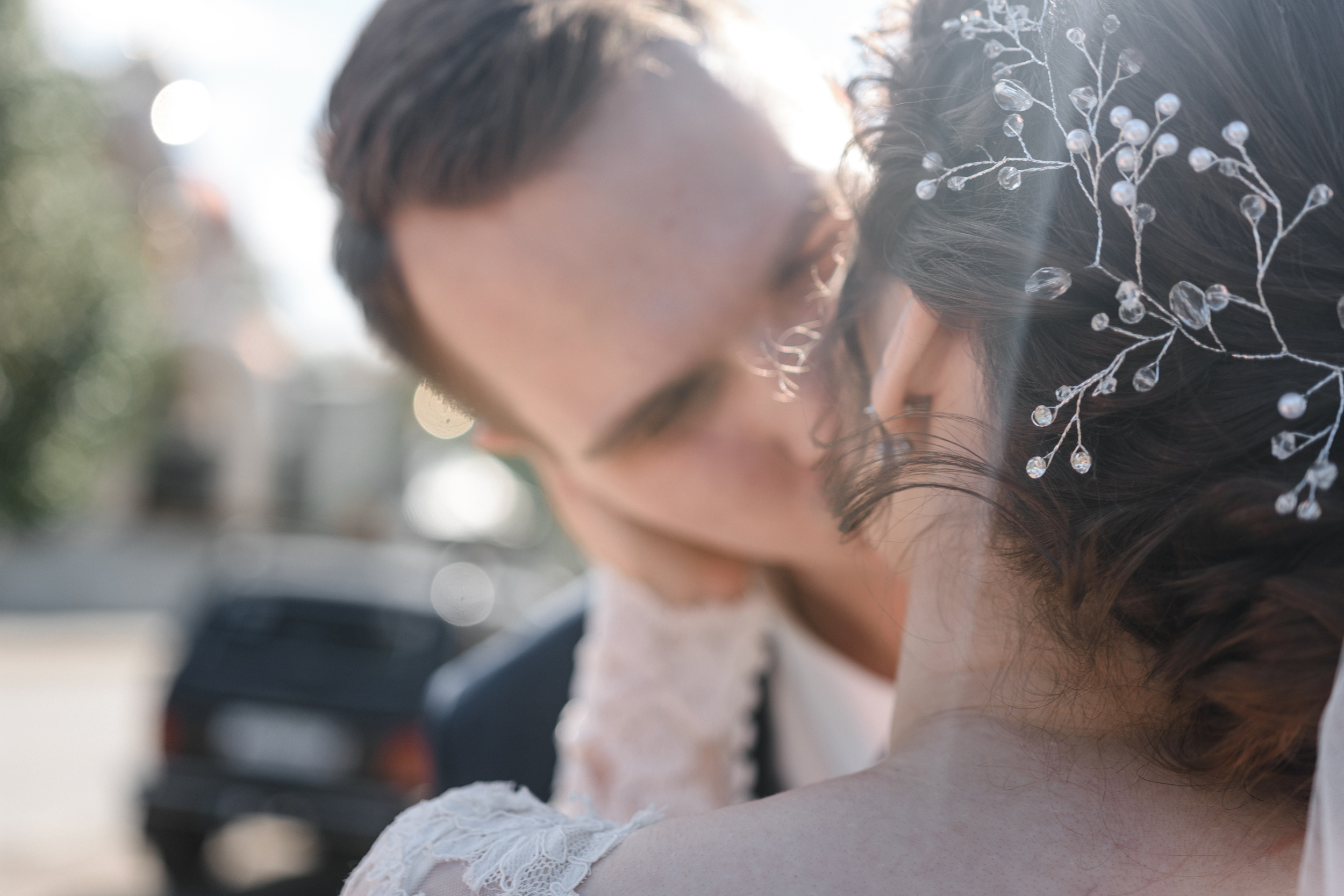 Летняя свадебная съемка красивой пары