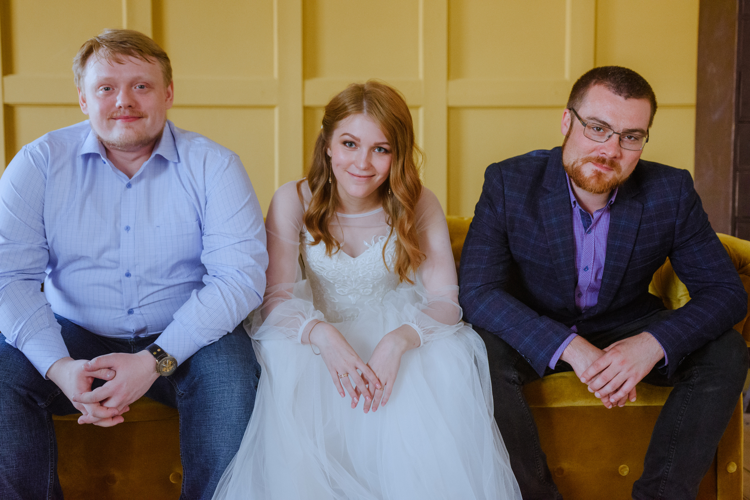 Студийная свадебная съемка молодой пары