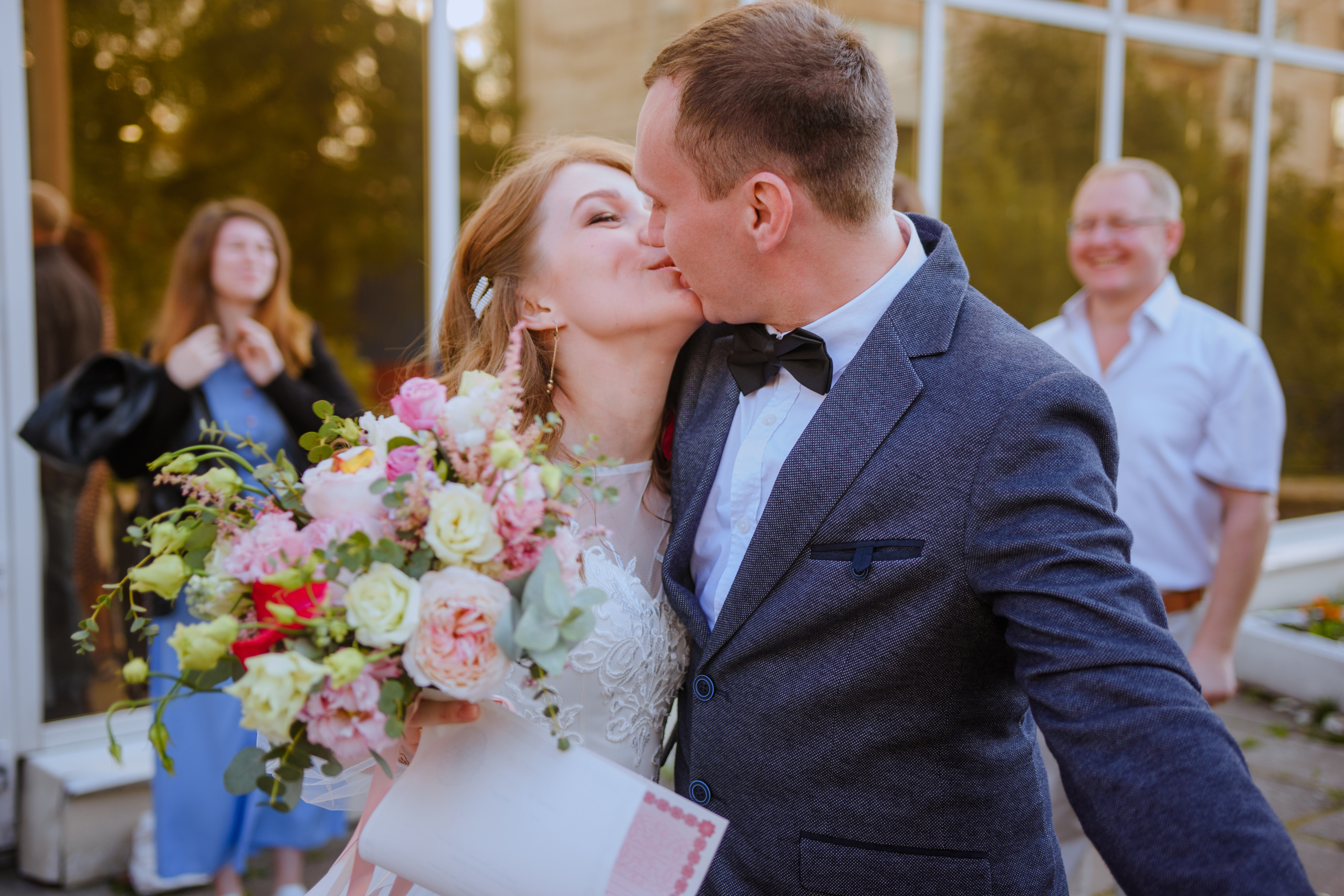 Студийная свадебная съемка молодой пары