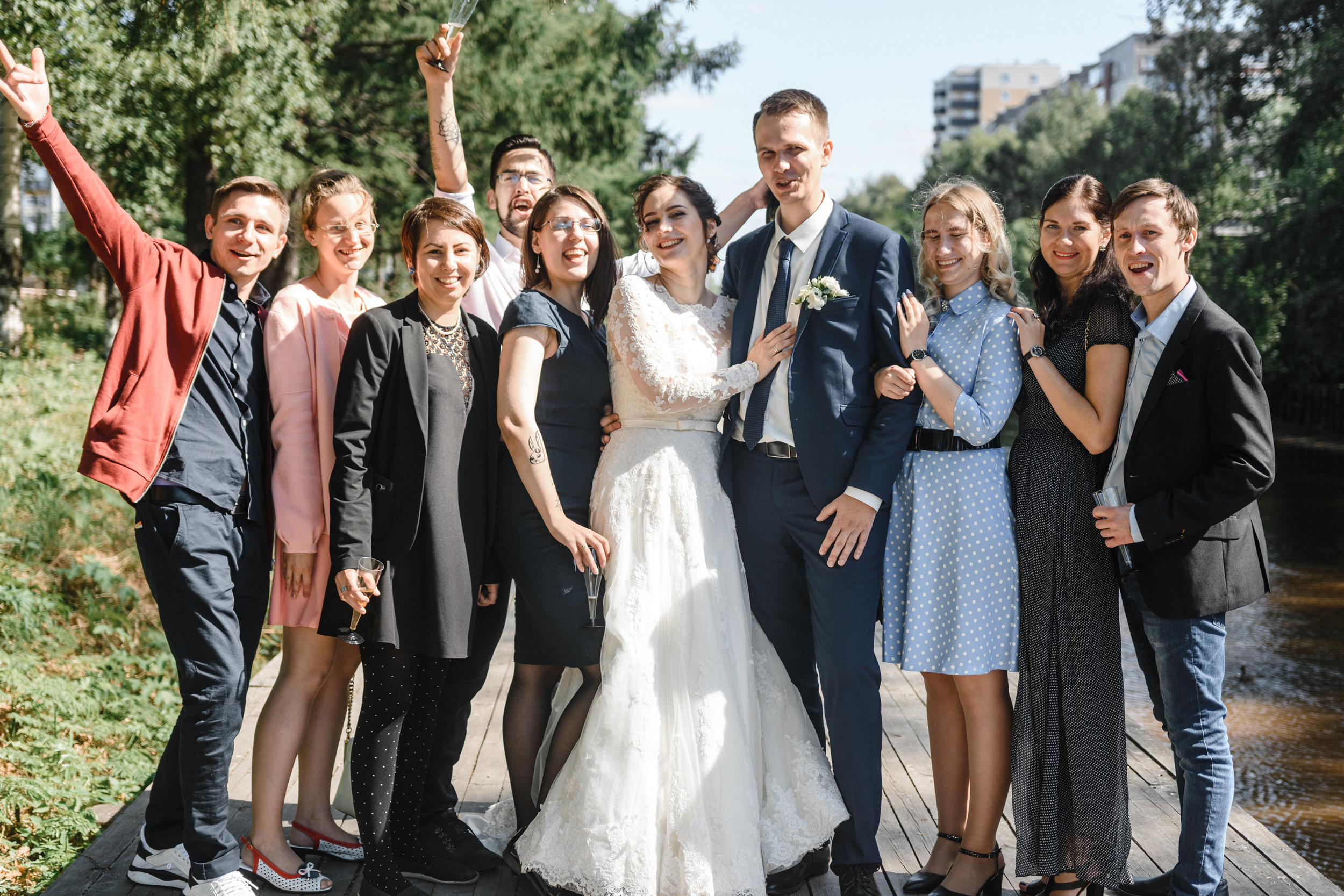 Летняя свадебная съемка красивой пары