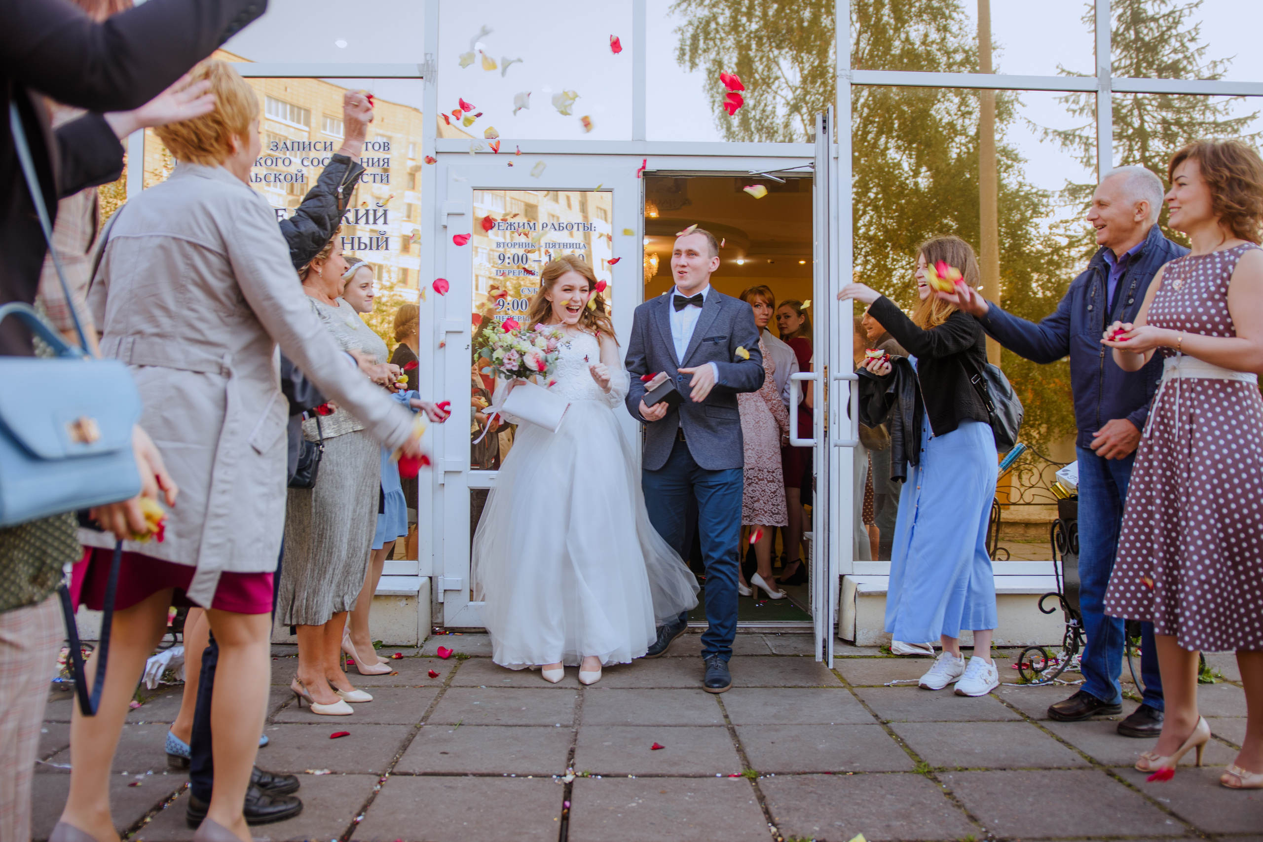 Студийная свадебная съемка молодой пары