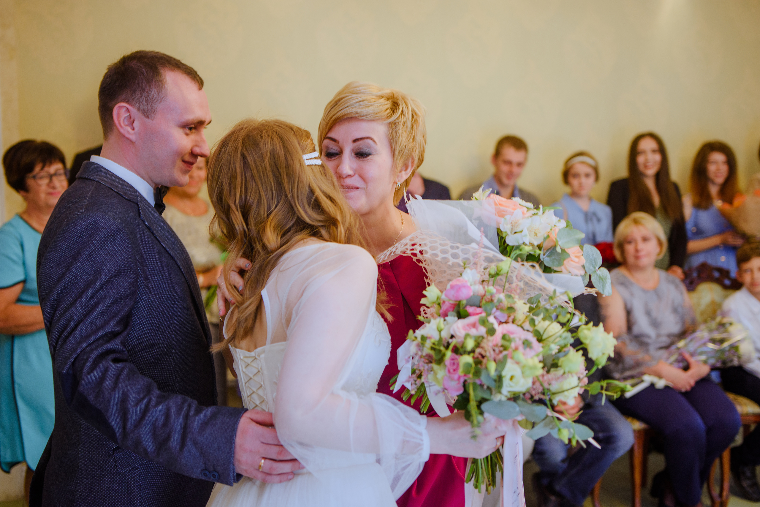 Студийная свадебная съемка молодой пары