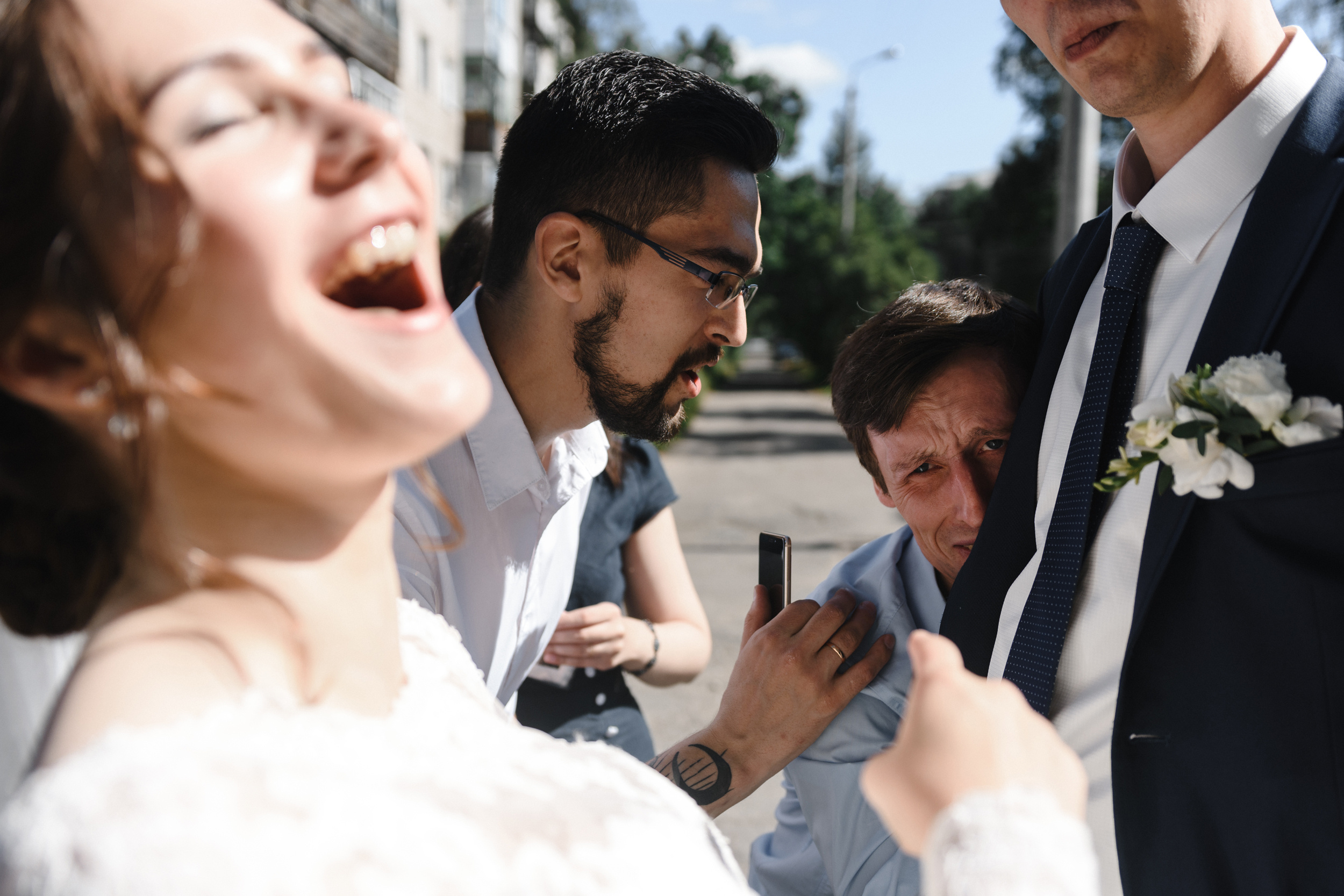 Летняя свадебная съемка красивой пары